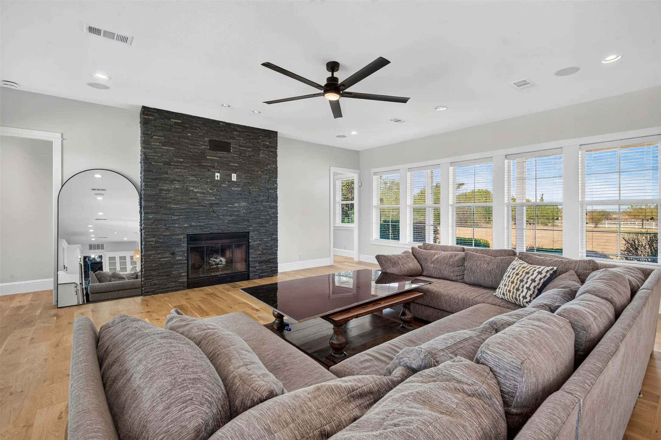 Single Family Residence For Sale in Rockwall County , 12669 S Fm 548, Royse City, Texas 75189, 6 Bedroom, 7 Bathroom, 5 Garage spaces, 4,748 Sqft, built in 2014, mls#21397762, Real Estate Agent in Royse City, Homes For Sale in Rockwall county, Homes For Sale in Royse City, Realtor in Royse City Texas, Real Estate Brokerage Independent Realty Texas, Luminita Cordes Realtor