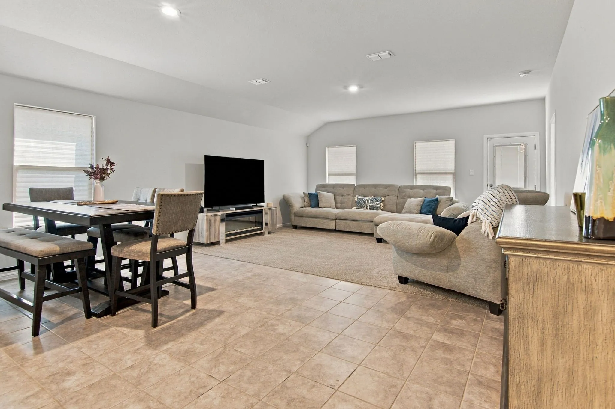 Single Family Residence For Sale in Tarrant County , 7933 Twin Forks Drive, Fort Worth, Texas 76131, 4 Bedroom, 2 Bathroom, 2 Garage spaces, 2,059 Sqft, built in 2023, mls#21409826, Real Estate Agent in Fort Worth, Homes For Sale in Tarrant county, Homes For Sale in Fort Worth, Realtor in Fort Worth Texas, Real Estate Brokerage Independent Realty Texas, Luminita Cordes Realtor