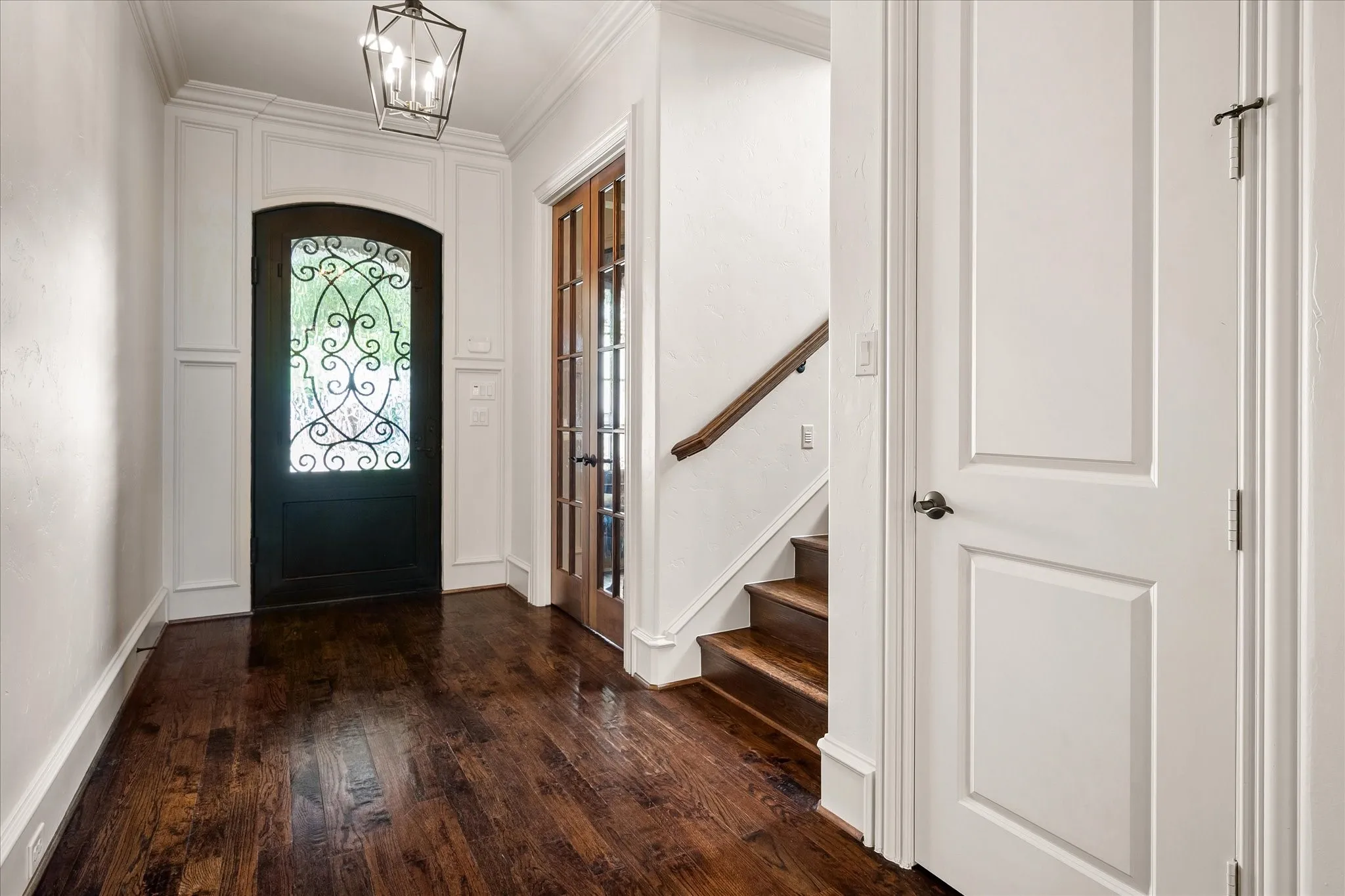 Single Family Residence For Sale in Dallas County , 6952 Kenwood Avenue, Dallas, Texas 75214, 4 Bedroom, 5 Bathroom, 2 Garage spaces, 4,438 Sqft, built in 2008, mls#21409903, Real Estate Agent in Dallas, Homes For Sale in Dallas county, Homes For Sale in Dallas, Realtor in Dallas Texas, Real Estate Brokerage Independent Realty Texas, Luminita Cordes Realtor