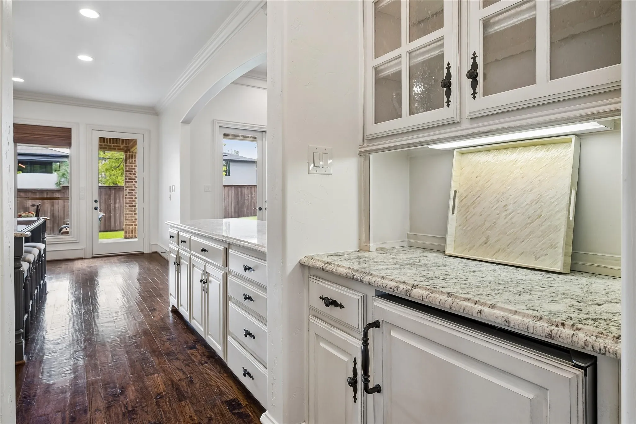 Single Family Residence For Sale in Dallas County , 6952 Kenwood Avenue, Dallas, Texas 75214, 4 Bedroom, 5 Bathroom, 2 Garage spaces, 4,438 Sqft, built in 2008, mls#21409903, Real Estate Agent in Dallas, Homes For Sale in Dallas county, Homes For Sale in Dallas, Realtor in Dallas Texas, Real Estate Brokerage Independent Realty Texas, Luminita Cordes Realtor