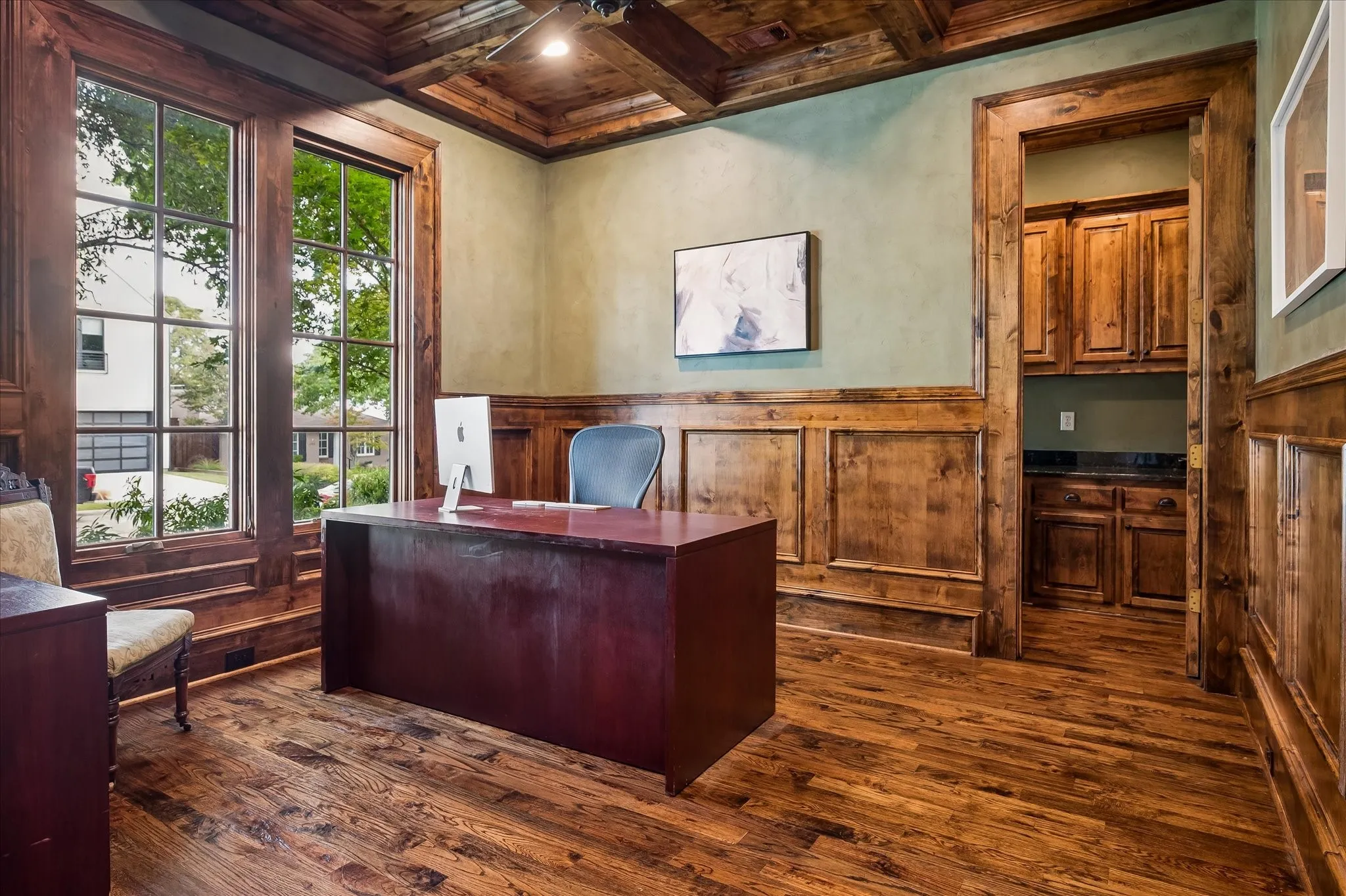 Single Family Residence For Sale in Dallas County , 6952 Kenwood Avenue, Dallas, Texas 75214, 4 Bedroom, 5 Bathroom, 2 Garage spaces, 4,438 Sqft, built in 2008, mls#21409903, Real Estate Agent in Dallas, Homes For Sale in Dallas county, Homes For Sale in Dallas, Realtor in Dallas Texas, Real Estate Brokerage Independent Realty Texas, Luminita Cordes Realtor
