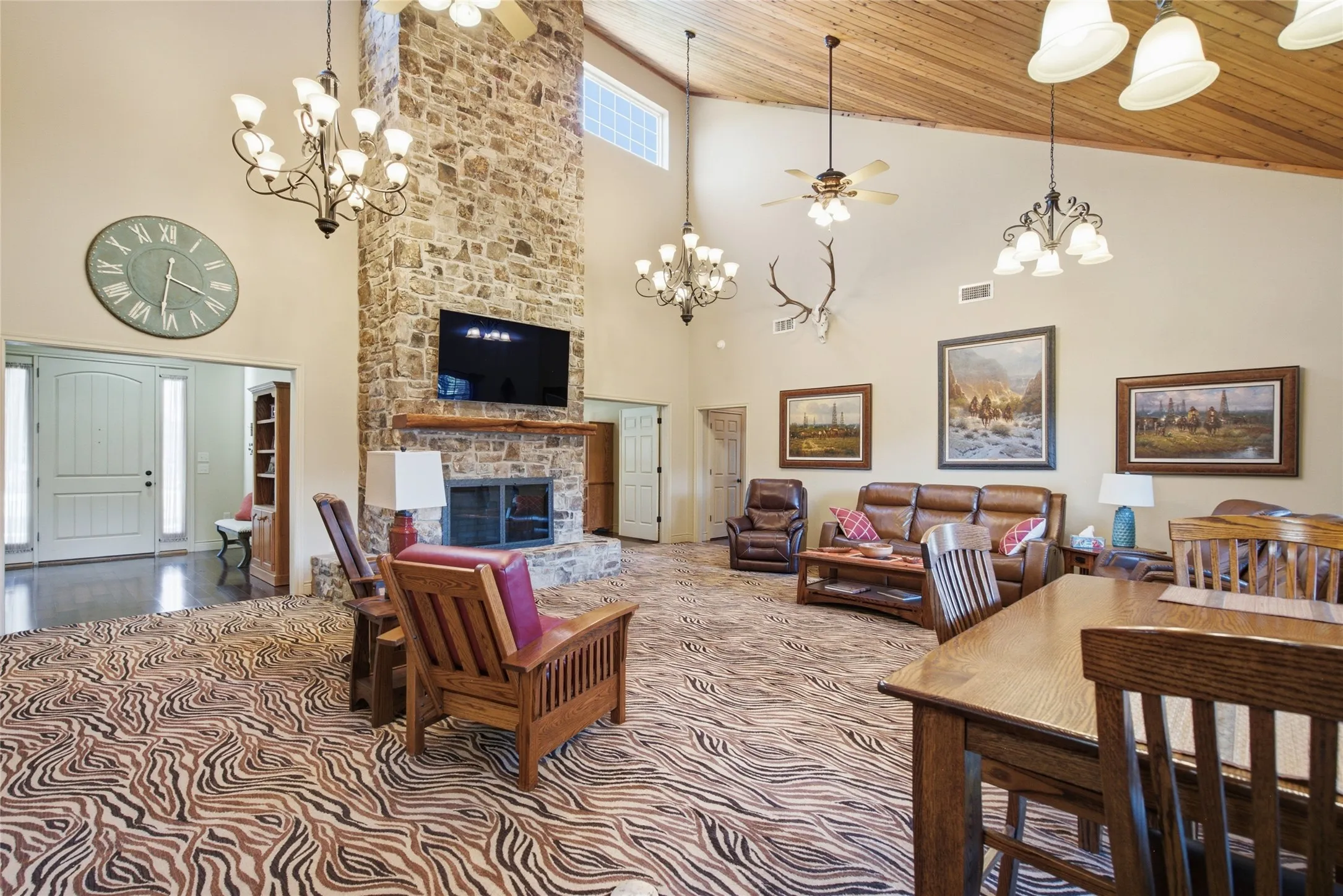 Single Family Residence For Sale in Erath County , 800 Cottonwood Court, Stephenville, Texas 76401, 4 Bedroom, 3 Bathroom, 2 Garage spaces, 3,263 Sqft, built in 2006, mls#21409458, Real Estate Agent in Stephenville, Homes For Sale in Erath county, Homes For Sale in Stephenville, Realtor in Stephenville Texas, Real Estate Brokerage Independent Realty Texas, Luminita Cordes Realtor