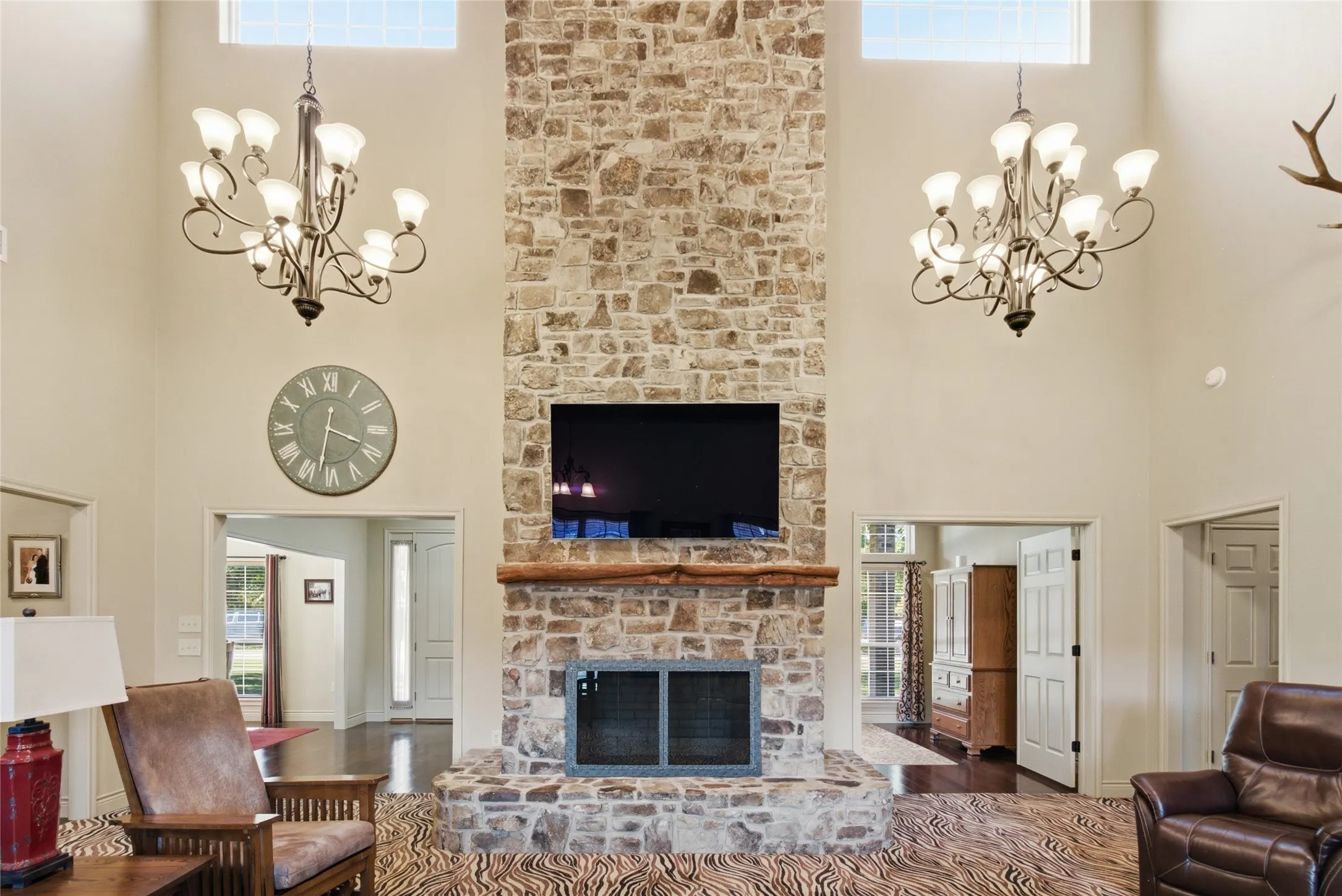 Single Family Residence For Sale in Erath County , 800 Cottonwood Court, Stephenville, Texas 76401, 4 Bedroom, 3 Bathroom, 2 Garage spaces, 3,263 Sqft, built in 2006, mls#21409458, Real Estate Agent in Stephenville, Homes For Sale in Erath county, Homes For Sale in Stephenville, Realtor in Stephenville Texas, Real Estate Brokerage Independent Realty Texas, Luminita Cordes Realtor