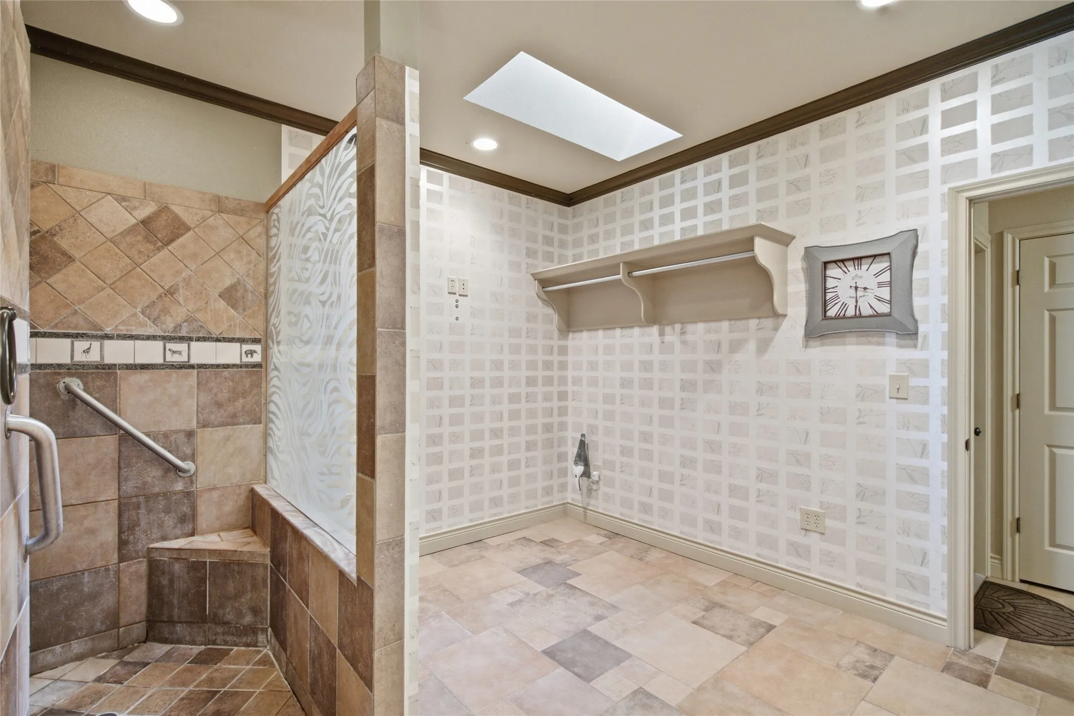 Single Family Residence For Sale in Erath County , 800 Cottonwood Court, Stephenville, Texas 76401, 4 Bedroom, 3 Bathroom, 2 Garage spaces, 3,263 Sqft, built in 2006, mls#21409458, Real Estate Agent in Stephenville, Homes For Sale in Erath county, Homes For Sale in Stephenville, Realtor in Stephenville Texas, Real Estate Brokerage Independent Realty Texas, Luminita Cordes Realtor