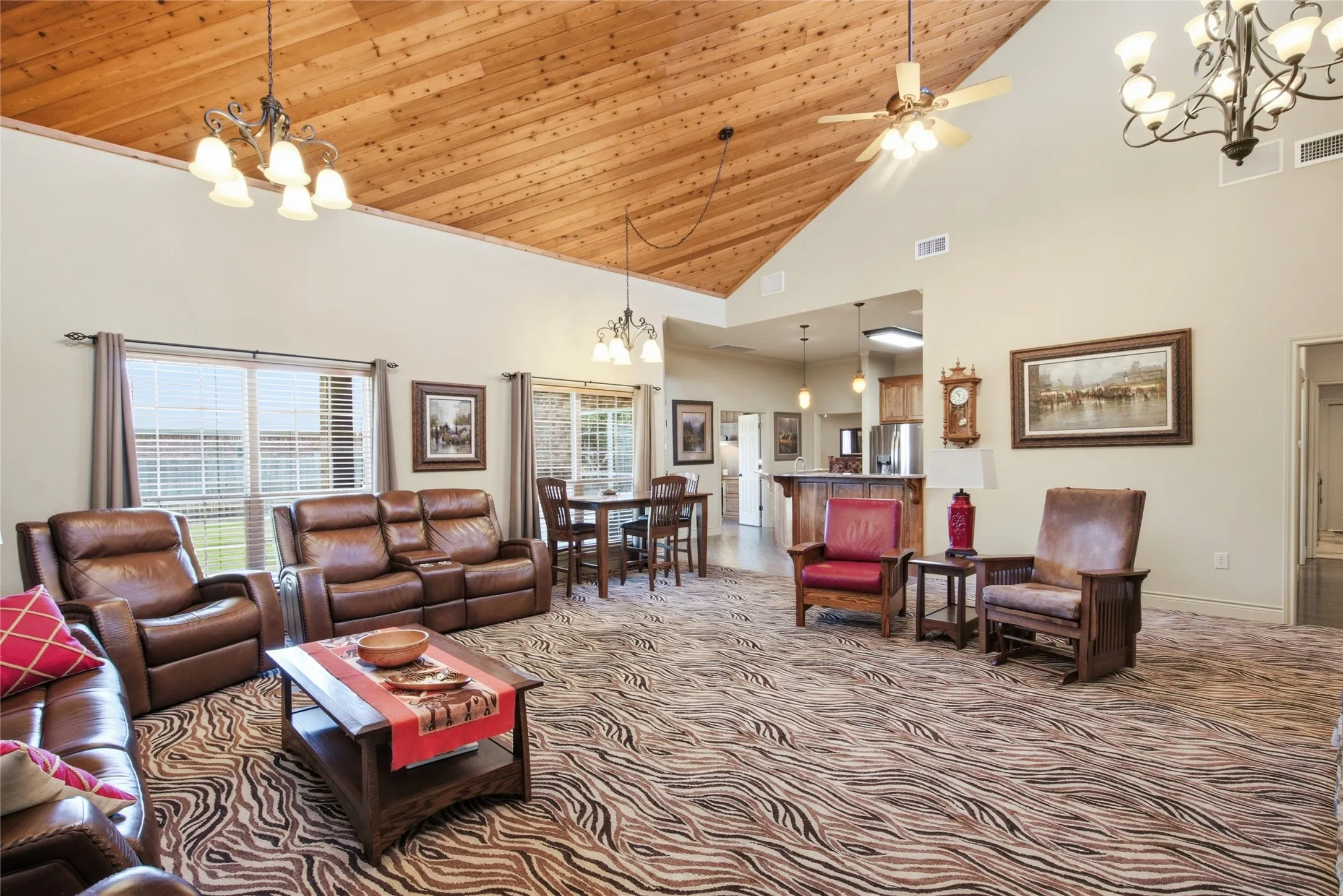 Single Family Residence For Sale in Erath County , 800 Cottonwood Court, Stephenville, Texas 76401, 4 Bedroom, 3 Bathroom, 2 Garage spaces, 3,263 Sqft, built in 2006, mls#21409458, Real Estate Agent in Stephenville, Homes For Sale in Erath county, Homes For Sale in Stephenville, Realtor in Stephenville Texas, Real Estate Brokerage Independent Realty Texas, Luminita Cordes Realtor
