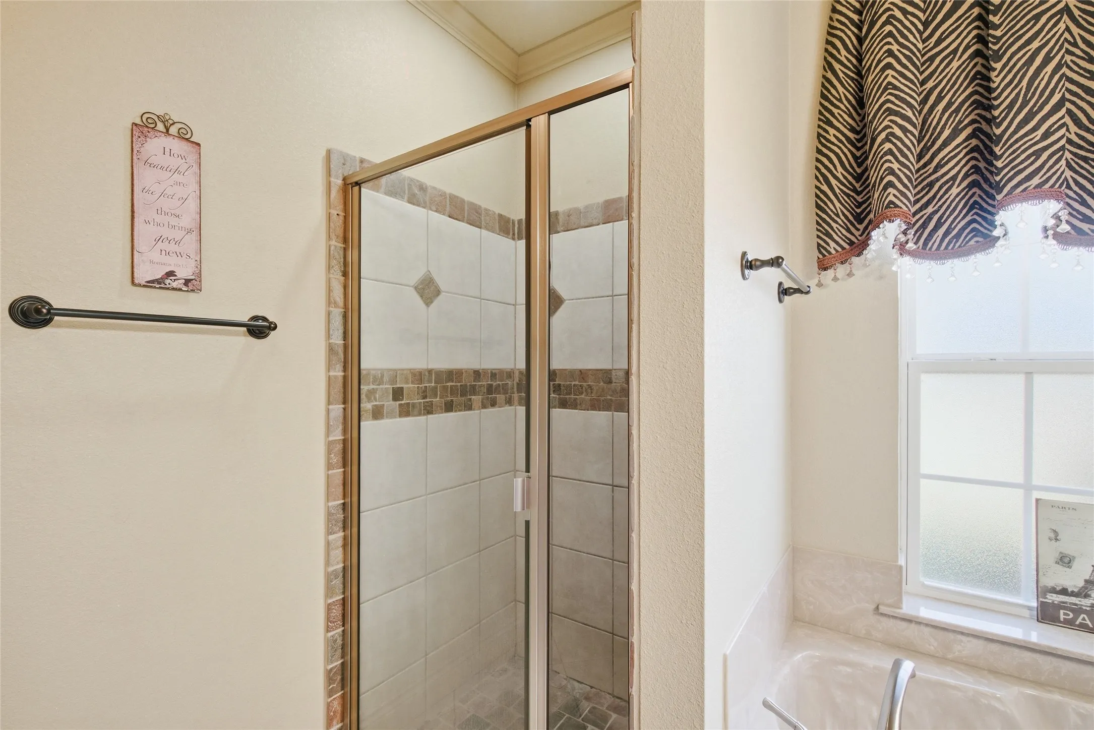 Single Family Residence For Sale in Erath County , 800 Cottonwood Court, Stephenville, Texas 76401, 4 Bedroom, 3 Bathroom, 2 Garage spaces, 3,263 Sqft, built in 2006, mls#21409458, Real Estate Agent in Stephenville, Homes For Sale in Erath county, Homes For Sale in Stephenville, Realtor in Stephenville Texas, Real Estate Brokerage Independent Realty Texas, Luminita Cordes Realtor