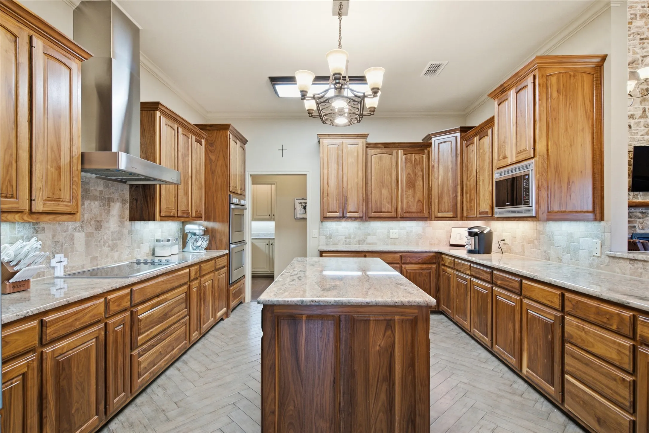 Single Family Residence For Sale in Erath County , 800 Cottonwood Court, Stephenville, Texas 76401, 4 Bedroom, 3 Bathroom, 2 Garage spaces, 3,263 Sqft, built in 2006, mls#21409458, Real Estate Agent in Stephenville, Homes For Sale in Erath county, Homes For Sale in Stephenville, Realtor in Stephenville Texas, Real Estate Brokerage Independent Realty Texas, Luminita Cordes Realtor