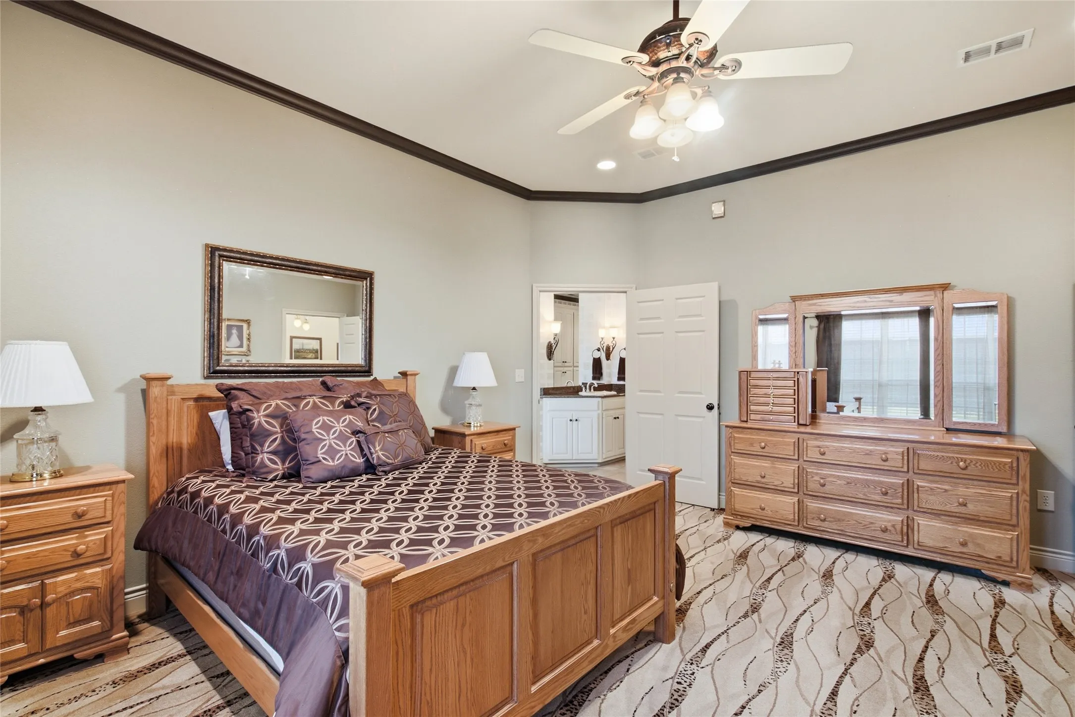 Single Family Residence For Sale in Erath County , 800 Cottonwood Court, Stephenville, Texas 76401, 4 Bedroom, 3 Bathroom, 2 Garage spaces, 3,263 Sqft, built in 2006, mls#21409458, Real Estate Agent in Stephenville, Homes For Sale in Erath county, Homes For Sale in Stephenville, Realtor in Stephenville Texas, Real Estate Brokerage Independent Realty Texas, Luminita Cordes Realtor