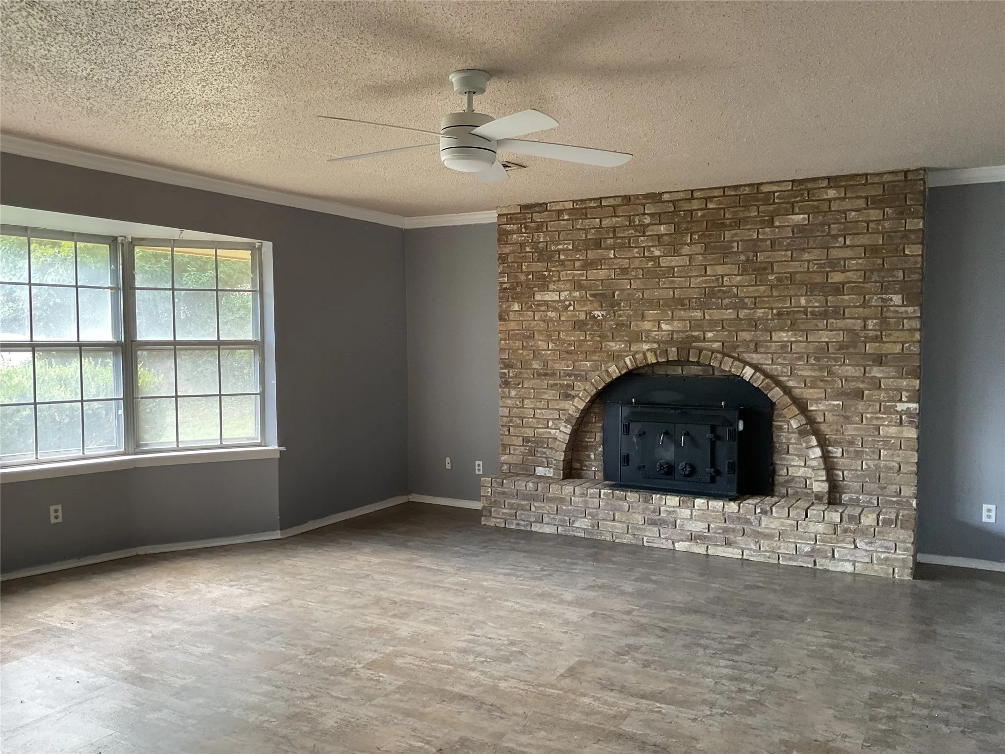 Single Family Residence For Sale in Mc Lennan County , 9555 Brookhollow Drive, Woodway, Texas 76712, 3 Bedroom, 2 Bathroom, 2 Garage spaces, 1,990 Sqft, built in 1975, mls#21401106, Real Estate Agent in Woodway, Homes For Sale in Mc Lennan county, Homes For Sale in Woodway, Realtor in Woodway Texas, Real Estate Brokerage Independent Realty Texas, Luminita Cordes Realtor