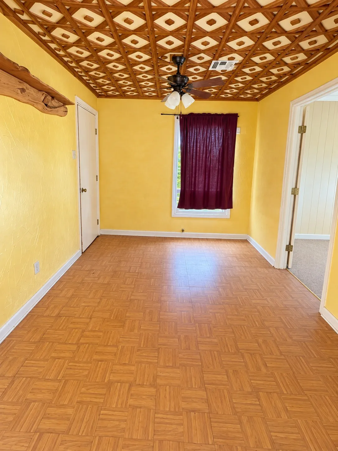 Single Family Residence For Sale in Mc Lennan County , 512 E Charles Street, Riesel, Texas 76682, 4 Bedroom, 1 Bathroom, Garage spaces, 1,416 Sqft, built in 1961, mls#21409901, Real Estate Agent in Riesel, Homes For Sale in Mc Lennan county, Homes For Sale in Riesel, Realtor in Riesel Texas, Real Estate Brokerage Independent Realty Texas, Luminita Cordes Realtor