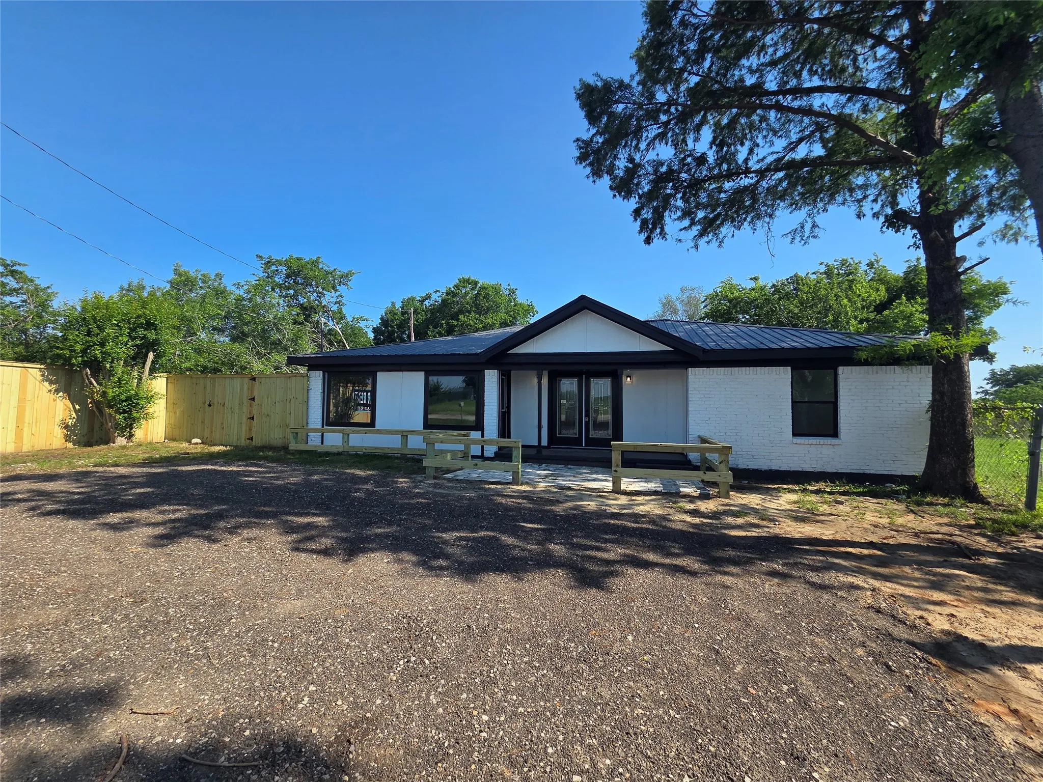 Single Family Residence For Rent