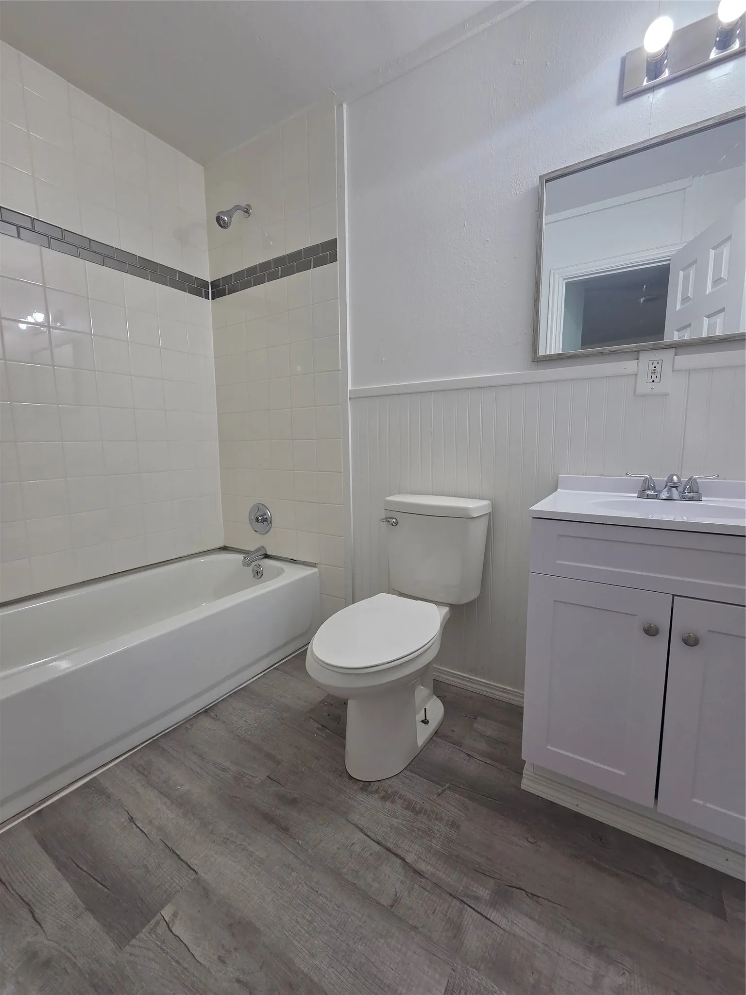 Single Family Residence For Rent in Hunt County , 912 W Main Street, Quinlan, Texas 75474, 4 Bedroom, 2 Bathroom, Garage spaces, 1,778 Sqft, built in 1971, mls#21409913, Real Estate Agent in Quinlan, Homes For Rent in Hunt county, Homes For Rent in Quinlan, Realtor in Quinlan Texas, Real Estate Brokerage Independent Realty Texas, Luminita Cordes Realtor