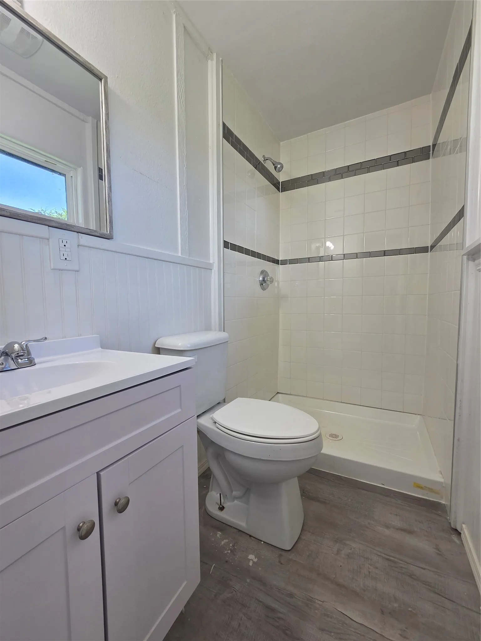 Single Family Residence For Rent in Hunt County , 912 W Main Street, Quinlan, Texas 75474, 4 Bedroom, 2 Bathroom, Garage spaces, 1,778 Sqft, built in 1971, mls#21409913, Real Estate Agent in Quinlan, Homes For Rent in Hunt county, Homes For Rent in Quinlan, Realtor in Quinlan Texas, Real Estate Brokerage Independent Realty Texas, Luminita Cordes Realtor