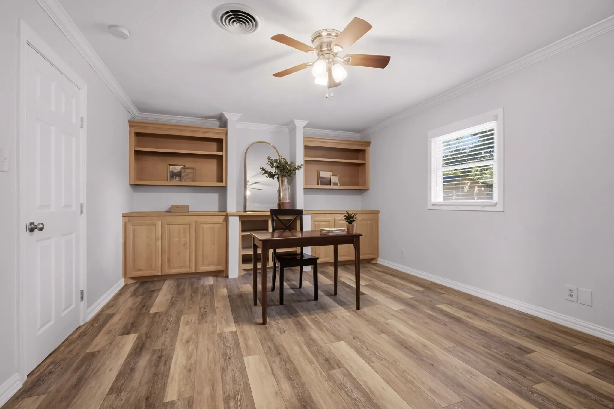 Single Family Residence For Sale in Denton County , 421 S 1st Street, Krum, Texas 76249, 3 Bedroom, 2 Bathroom, 1 Garage spaces, 1,384 Sqft, built in 1971, mls#21408356, Real Estate Agent in Krum, Homes For Sale in Denton county, Homes For Sale in Krum, Realtor in Krum Texas, Real Estate Brokerage Independent Realty Texas, Luminita Cordes Realtor