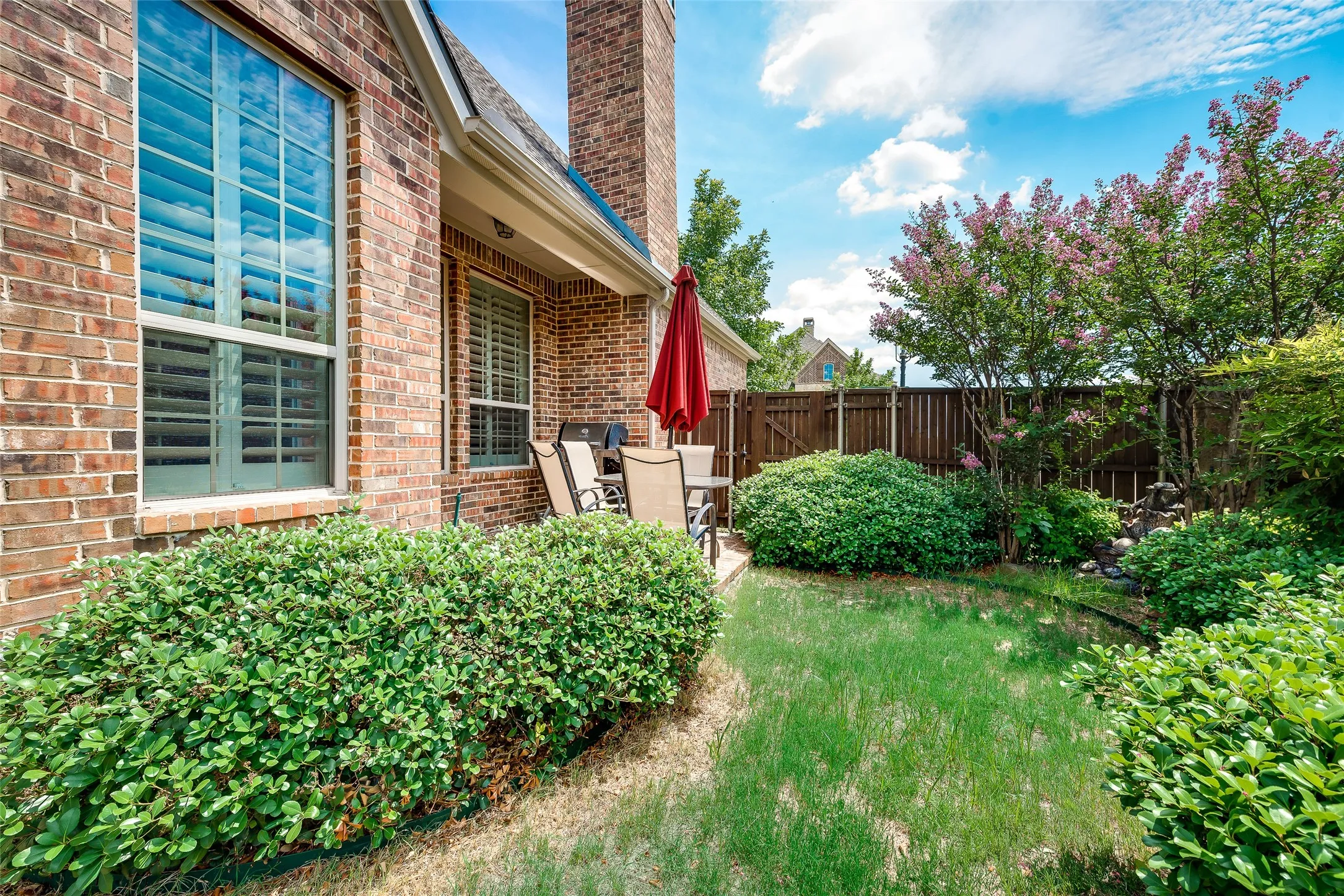 Single Family Residence For Rent in Denton County , 2501 Lady Viviane Lane, Lewisville, Texas 75056, 3 Bedroom, 2 Bathroom, 2 Garage spaces, 2,150 Sqft, built in 2008, mls#21409916, Real Estate Agent in Lewisville, Homes For Rent in Denton county, Homes For Rent in Lewisville, Realtor in Lewisville Texas, Real Estate Brokerage Independent Realty Texas, Luminita Cordes Realtor