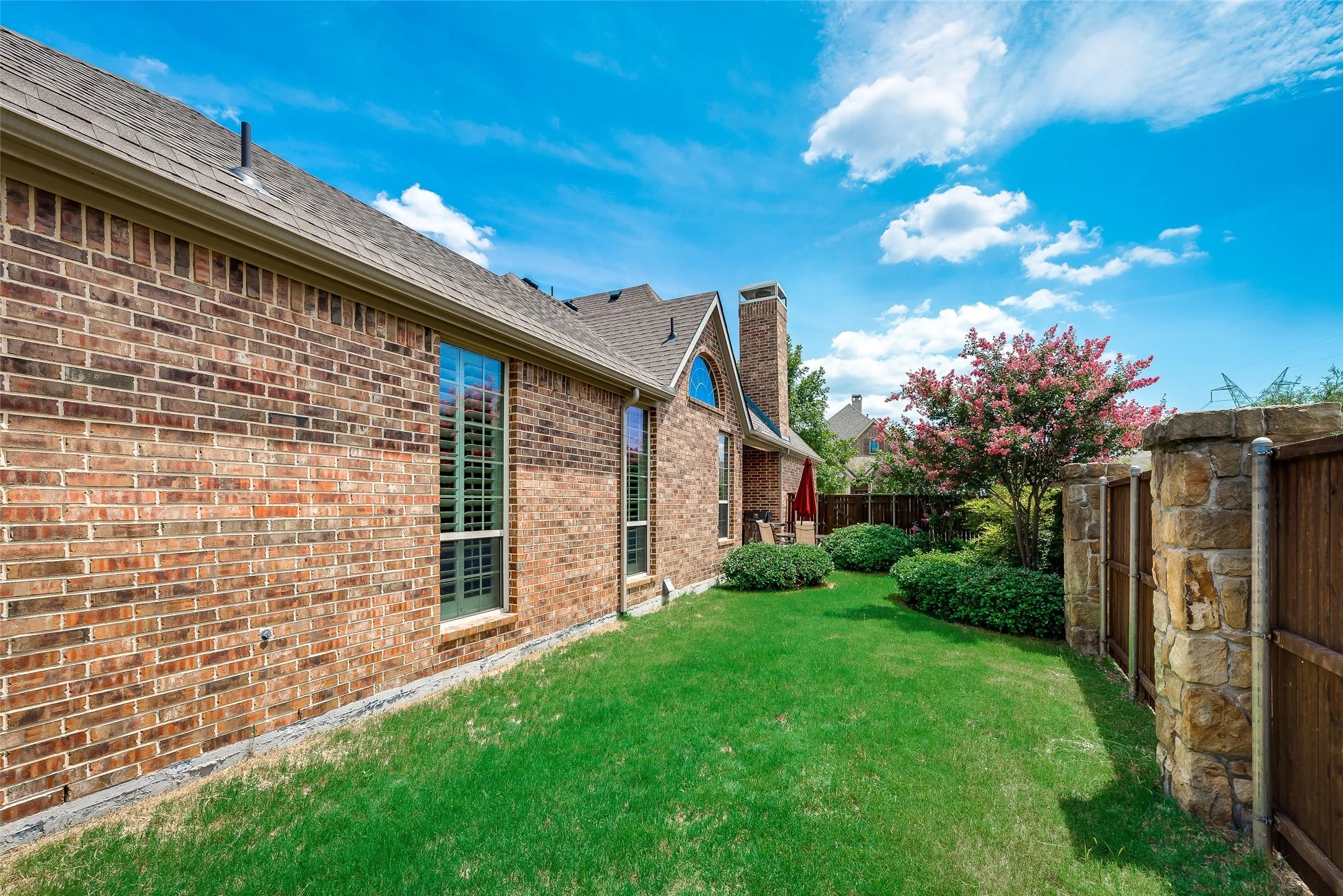 Single Family Residence For Rent in Denton County , 2501 Lady Viviane Lane, Lewisville, Texas 75056, 3 Bedroom, 2 Bathroom, 2 Garage spaces, 2,150 Sqft, built in 2008, mls#21409916, Real Estate Agent in Lewisville, Homes For Rent in Denton county, Homes For Rent in Lewisville, Realtor in Lewisville Texas, Real Estate Brokerage Independent Realty Texas, Luminita Cordes Realtor
