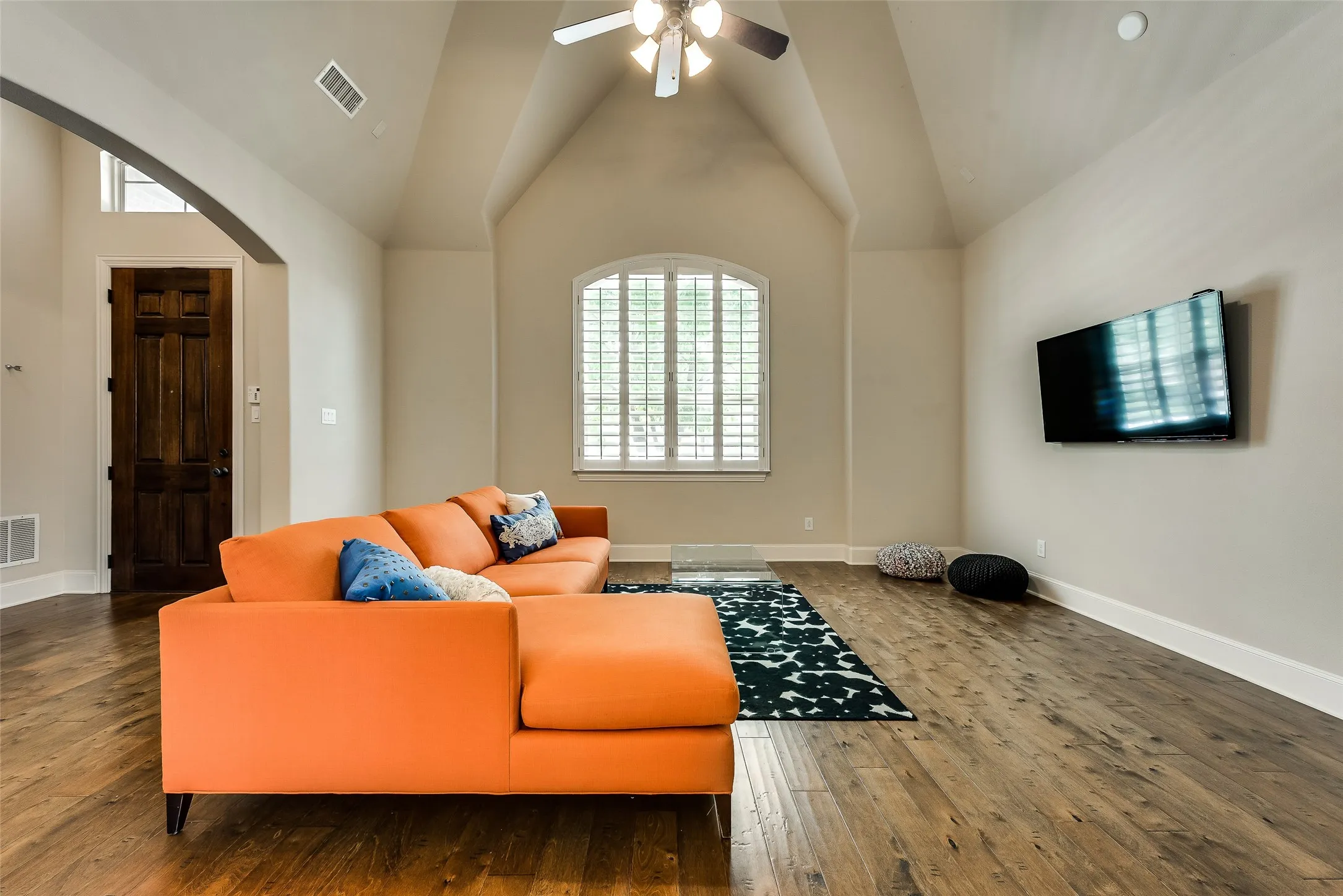 Single Family Residence For Rent in Denton County , 2501 Lady Viviane Lane, Lewisville, Texas 75056, 3 Bedroom, 2 Bathroom, 2 Garage spaces, 2,150 Sqft, built in 2008, mls#21409916, Real Estate Agent in Lewisville, Homes For Rent in Denton county, Homes For Rent in Lewisville, Realtor in Lewisville Texas, Real Estate Brokerage Independent Realty Texas, Luminita Cordes Realtor