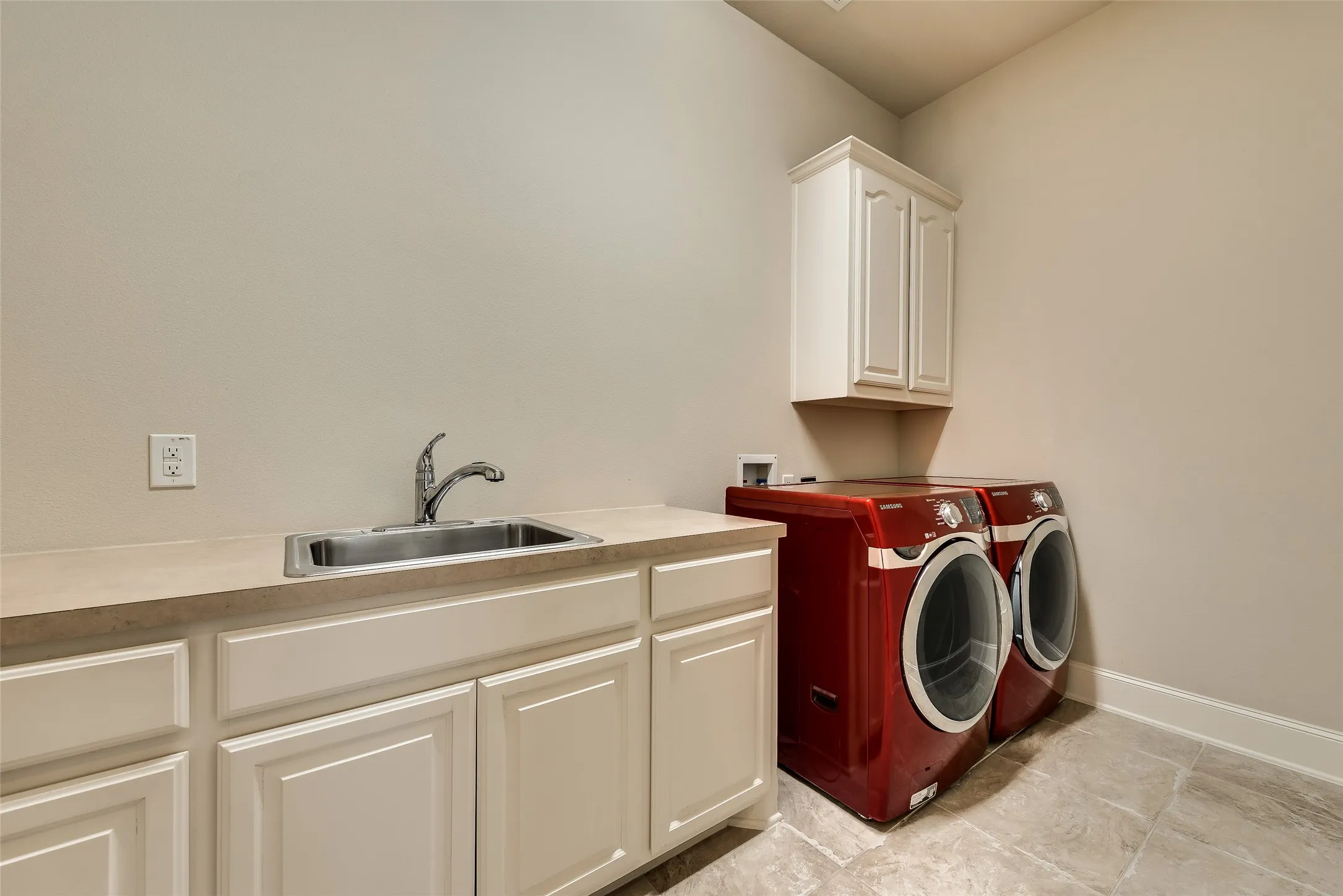 Single Family Residence For Rent in Denton County , 2501 Lady Viviane Lane, Lewisville, Texas 75056, 3 Bedroom, 2 Bathroom, 2 Garage spaces, 2,150 Sqft, built in 2008, mls#21409916, Real Estate Agent in Lewisville, Homes For Rent in Denton county, Homes For Rent in Lewisville, Realtor in Lewisville Texas, Real Estate Brokerage Independent Realty Texas, Luminita Cordes Realtor