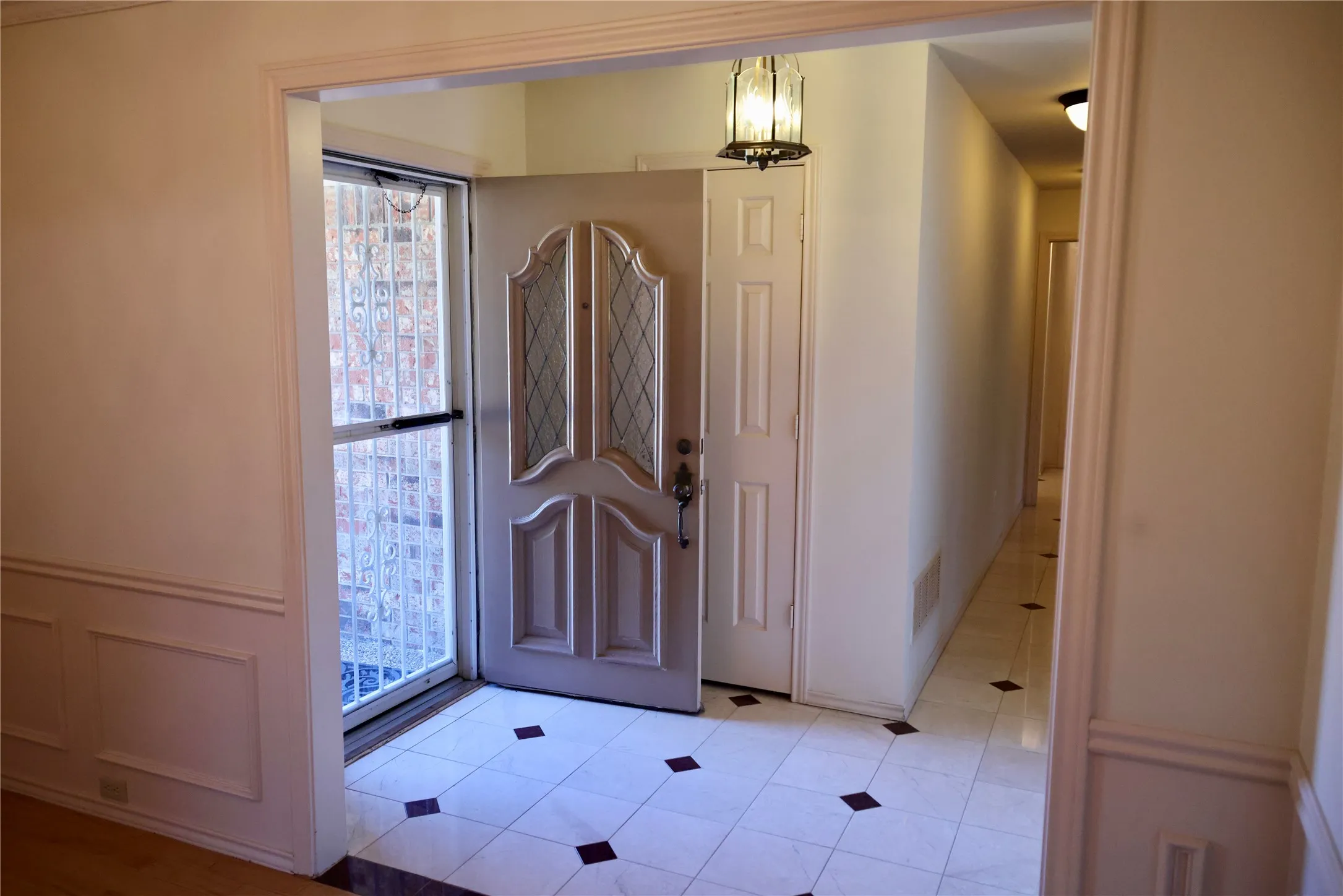 Single Family Residence For Sale in Collin County , 2206 Morning Glory Drive, Richardson, Texas 75082, 3 Bedroom, 2 Bathroom, 2 Garage spaces, 2,203 Sqft, built in 1986, mls#21408858, Real Estate Agent in Richardson, Homes For Sale in Collin county, Homes For Sale in Richardson, Realtor in Richardson Texas, Real Estate Brokerage Independent Realty Texas, Luminita Cordes Realtor