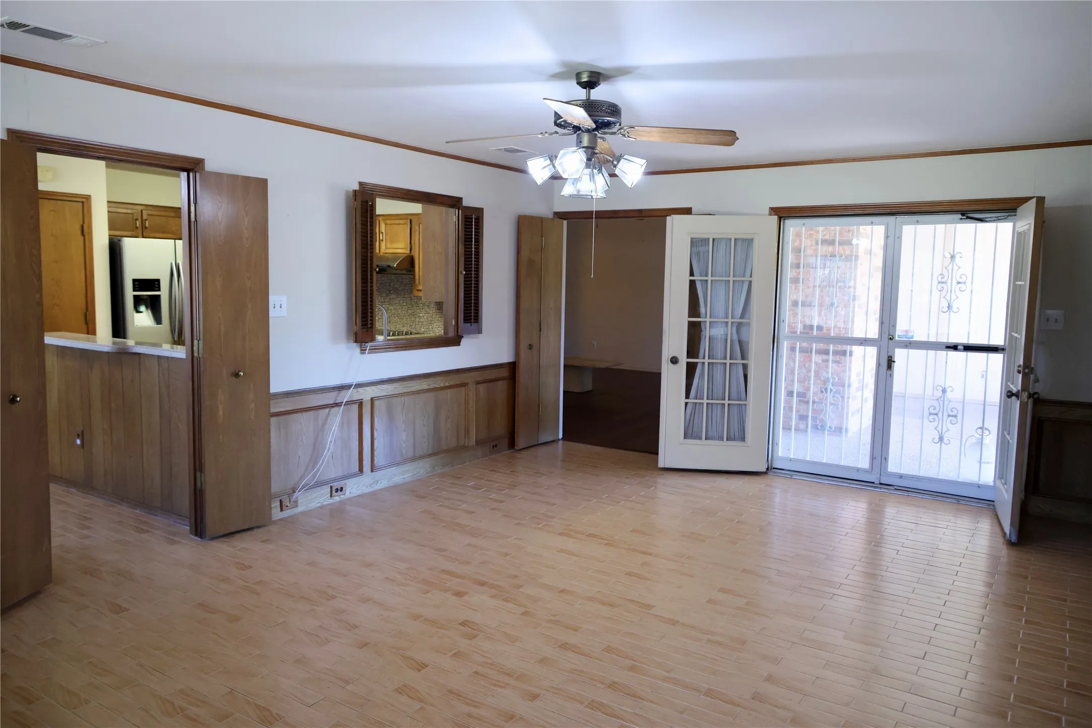 Single Family Residence For Sale in Collin County , 2206 Morning Glory Drive, Richardson, Texas 75082, 3 Bedroom, 2 Bathroom, 2 Garage spaces, 2,203 Sqft, built in 1986, mls#21408858, Real Estate Agent in Richardson, Homes For Sale in Collin county, Homes For Sale in Richardson, Realtor in Richardson Texas, Real Estate Brokerage Independent Realty Texas, Luminita Cordes Realtor