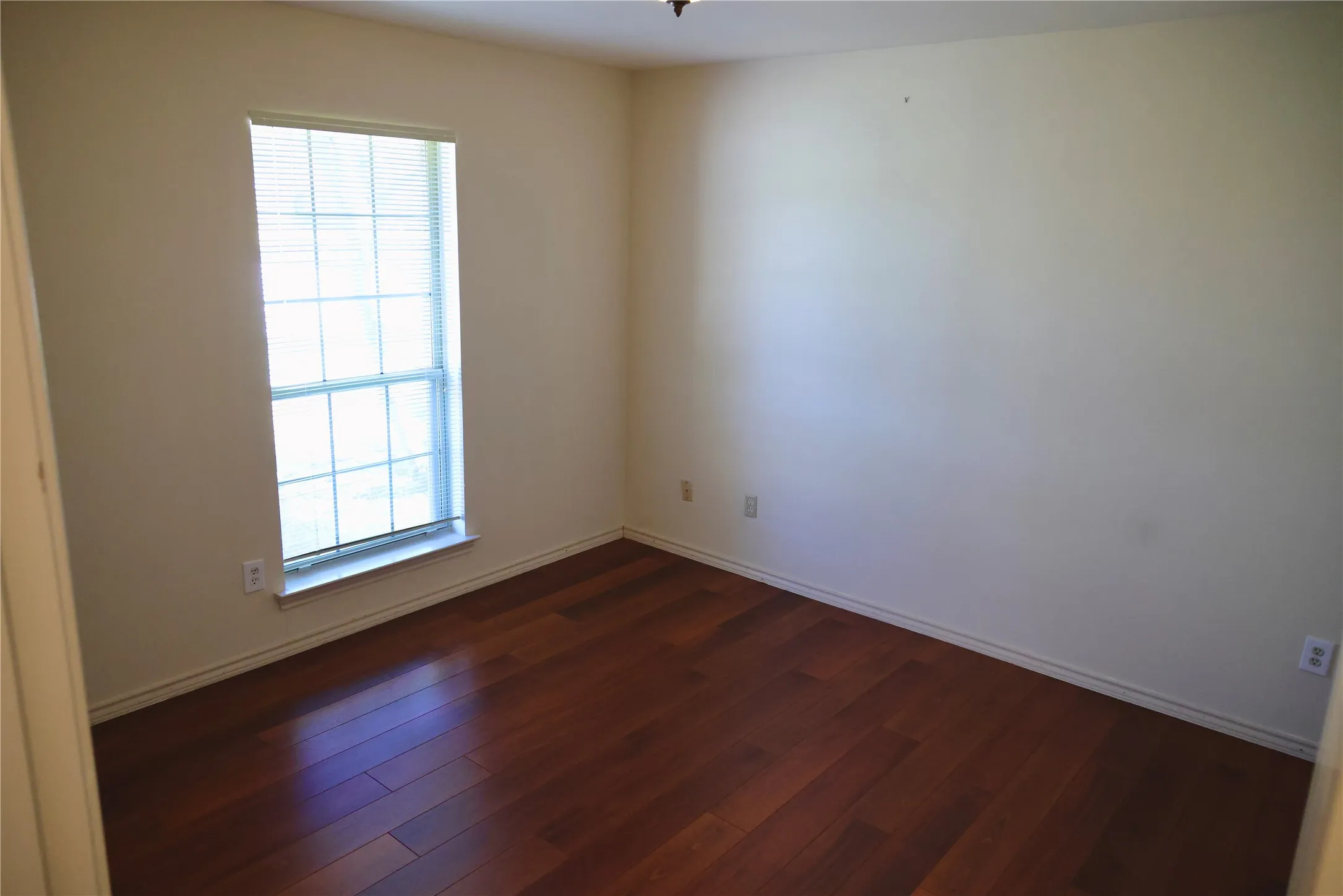 Single Family Residence For Sale in Collin County , 2206 Morning Glory Drive, Richardson, Texas 75082, 3 Bedroom, 2 Bathroom, 2 Garage spaces, 2,203 Sqft, built in 1986, mls#21408858, Real Estate Agent in Richardson, Homes For Sale in Collin county, Homes For Sale in Richardson, Realtor in Richardson Texas, Real Estate Brokerage Independent Realty Texas, Luminita Cordes Realtor