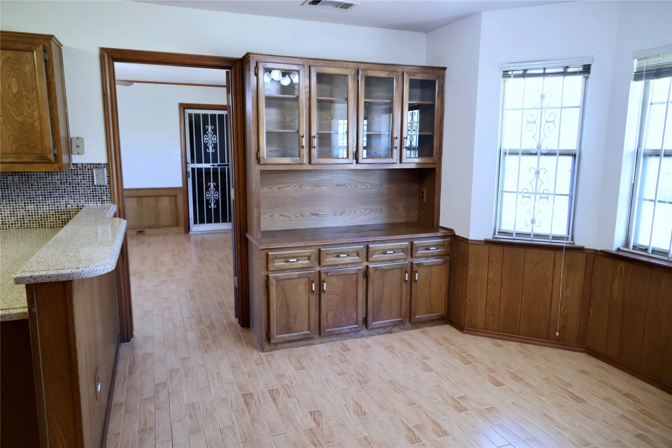 Single Family Residence For Sale in Collin County , 2206 Morning Glory Drive, Richardson, Texas 75082, 3 Bedroom, 2 Bathroom, 2 Garage spaces, 2,203 Sqft, built in 1986, mls#21408858, Real Estate Agent in Richardson, Homes For Sale in Collin county, Homes For Sale in Richardson, Realtor in Richardson Texas, Real Estate Brokerage Independent Realty Texas, Luminita Cordes Realtor