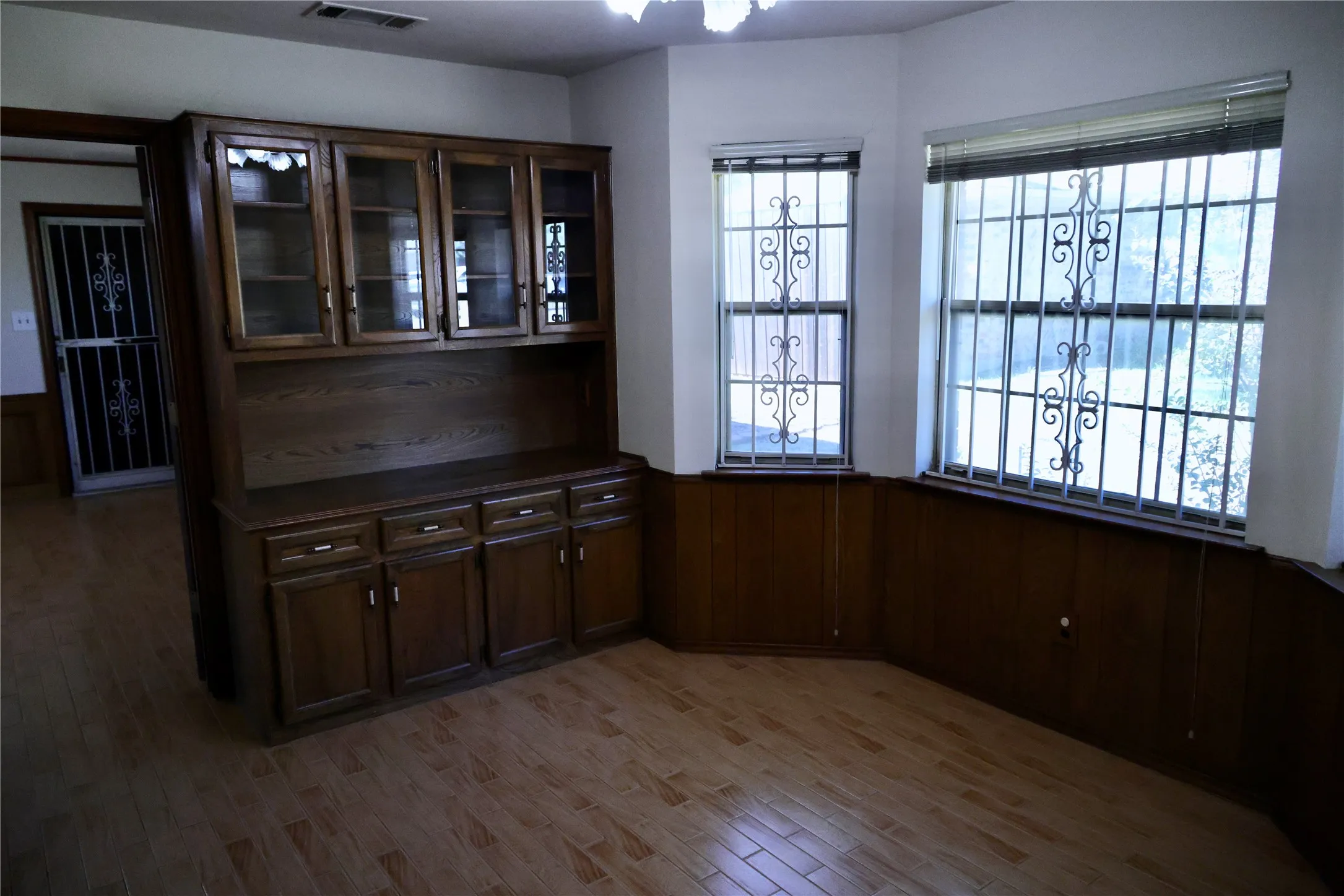 Single Family Residence For Sale in Collin County , 2206 Morning Glory Drive, Richardson, Texas 75082, 3 Bedroom, 2 Bathroom, 2 Garage spaces, 2,203 Sqft, built in 1986, mls#21408858, Real Estate Agent in Richardson, Homes For Sale in Collin county, Homes For Sale in Richardson, Realtor in Richardson Texas, Real Estate Brokerage Independent Realty Texas, Luminita Cordes Realtor
