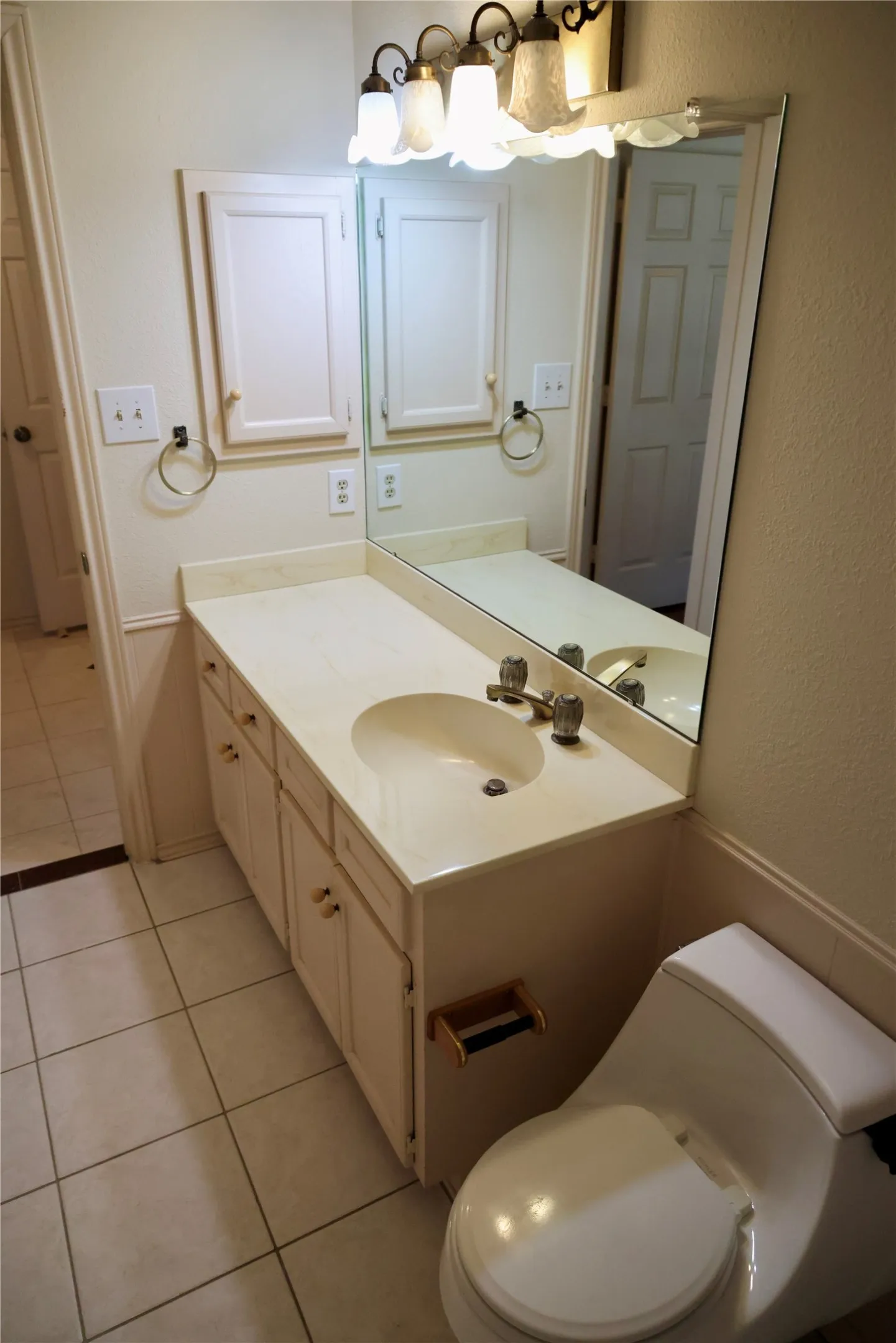 Single Family Residence For Sale in Collin County , 2206 Morning Glory Drive, Richardson, Texas 75082, 3 Bedroom, 2 Bathroom, 2 Garage spaces, 2,203 Sqft, built in 1986, mls#21408858, Real Estate Agent in Richardson, Homes For Sale in Collin county, Homes For Sale in Richardson, Realtor in Richardson Texas, Real Estate Brokerage Independent Realty Texas, Luminita Cordes Realtor