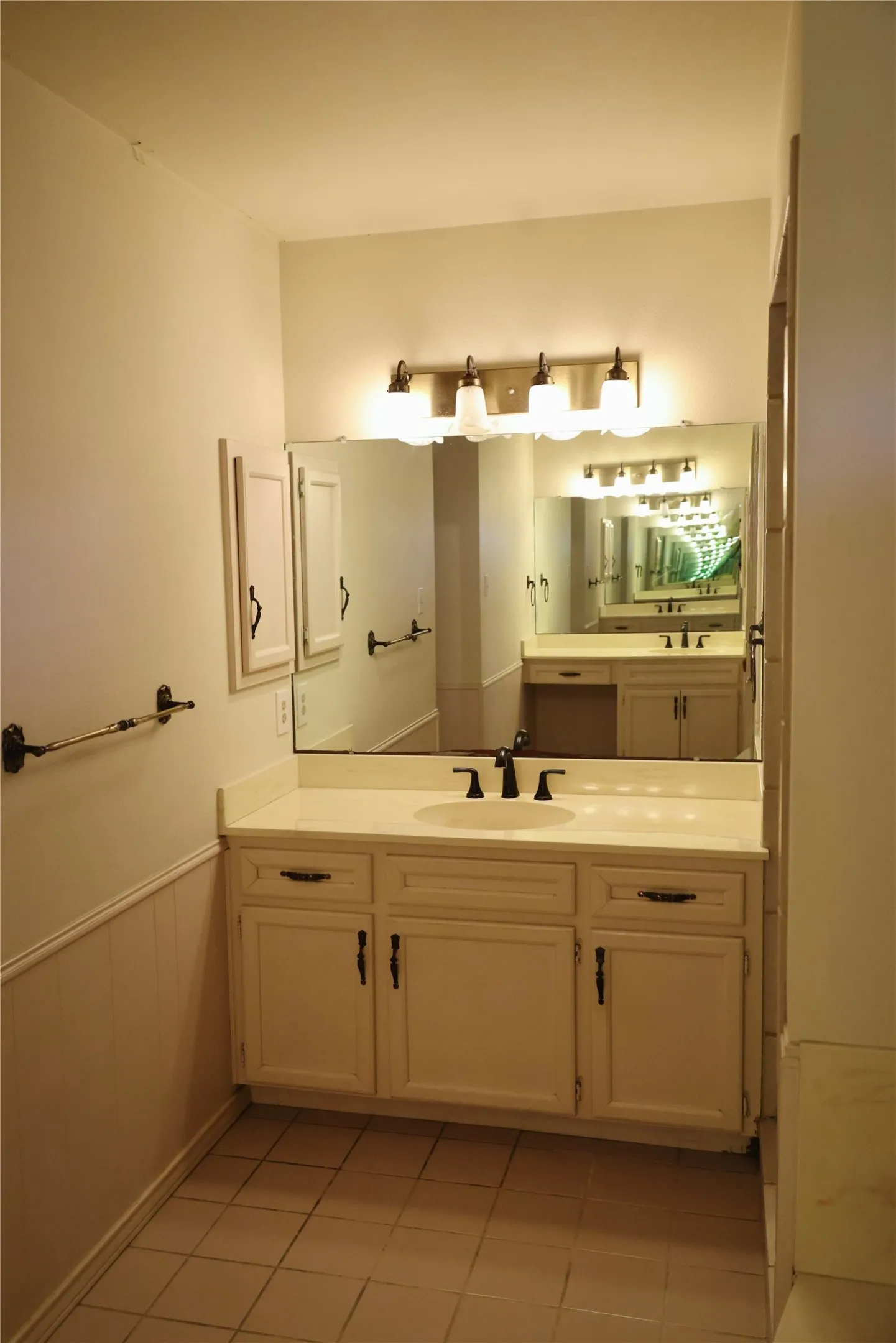 Single Family Residence For Sale in Collin County , 2206 Morning Glory Drive, Richardson, Texas 75082, 3 Bedroom, 2 Bathroom, 2 Garage spaces, 2,203 Sqft, built in 1986, mls#21408858, Real Estate Agent in Richardson, Homes For Sale in Collin county, Homes For Sale in Richardson, Realtor in Richardson Texas, Real Estate Brokerage Independent Realty Texas, Luminita Cordes Realtor