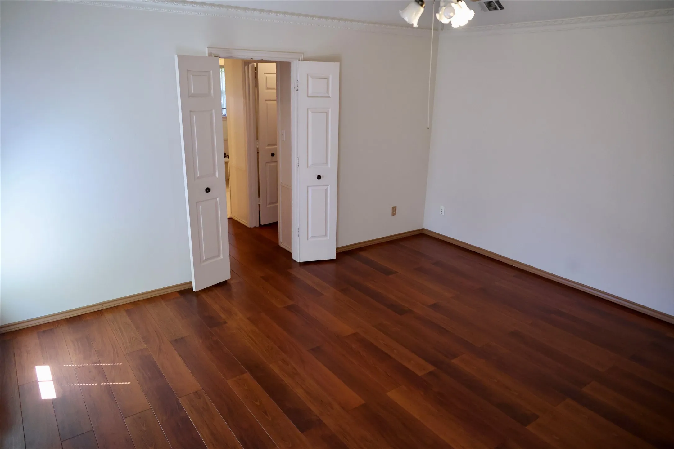 Single Family Residence For Sale in Collin County , 2206 Morning Glory Drive, Richardson, Texas 75082, 3 Bedroom, 2 Bathroom, 2 Garage spaces, 2,203 Sqft, built in 1986, mls#21408858, Real Estate Agent in Richardson, Homes For Sale in Collin county, Homes For Sale in Richardson, Realtor in Richardson Texas, Real Estate Brokerage Independent Realty Texas, Luminita Cordes Realtor