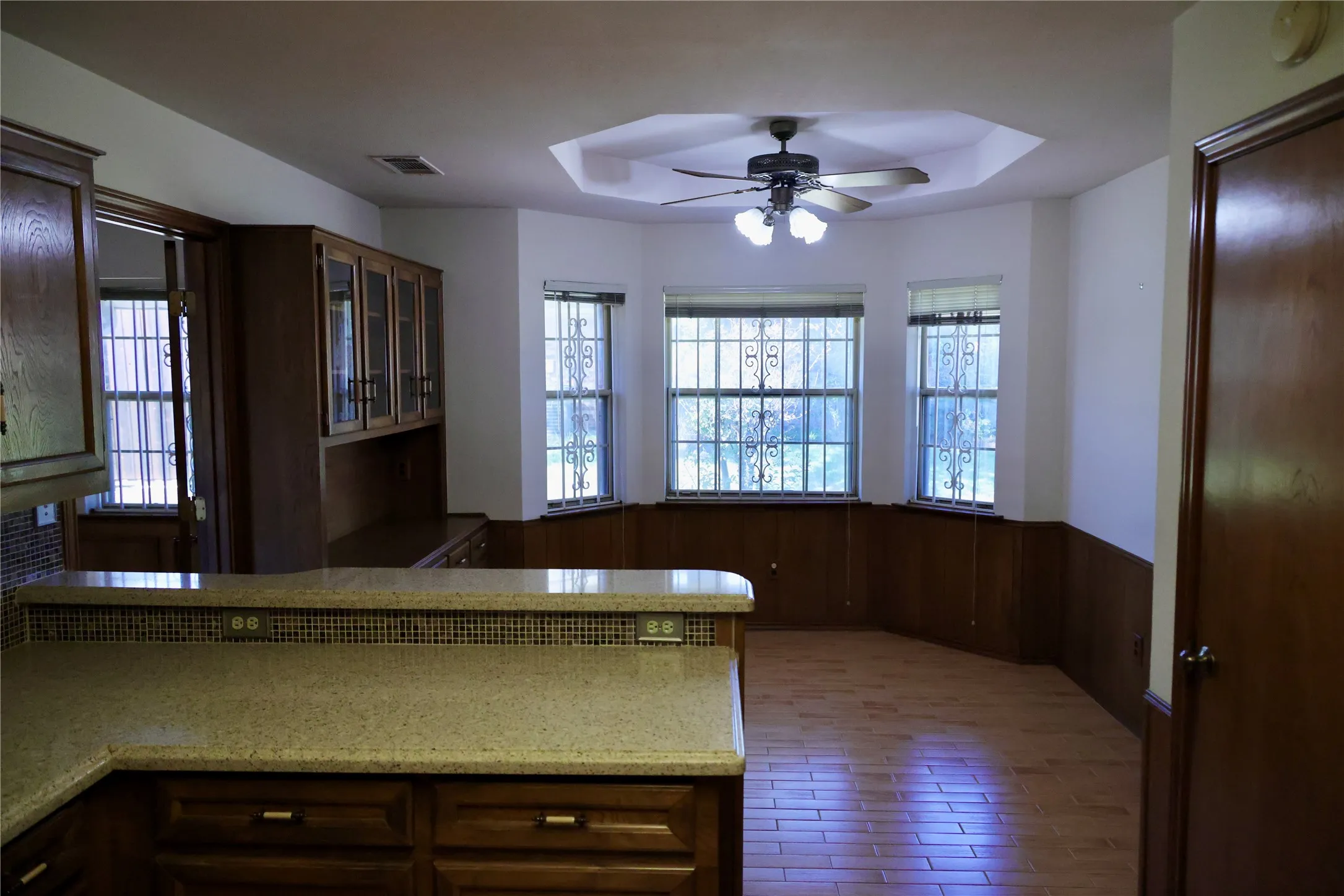 Single Family Residence For Sale in Collin County , 2206 Morning Glory Drive, Richardson, Texas 75082, 3 Bedroom, 2 Bathroom, 2 Garage spaces, 2,203 Sqft, built in 1986, mls#21408858, Real Estate Agent in Richardson, Homes For Sale in Collin county, Homes For Sale in Richardson, Realtor in Richardson Texas, Real Estate Brokerage Independent Realty Texas, Luminita Cordes Realtor