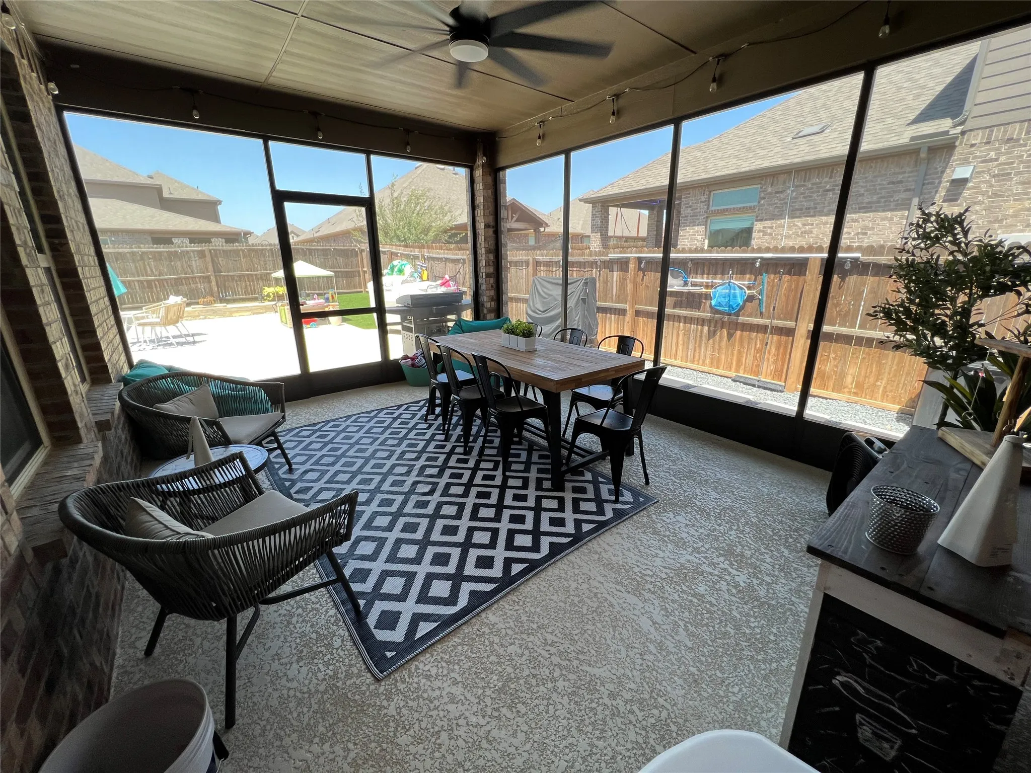 Single Family Residence For Rent in Denton County , 2801 Cerro Ranch Road, Aubrey, Texas 76227, 5 Bedroom, 4 Bathroom, 2 Garage spaces, 3,249 Sqft, built in 2019, mls#21407791, Real Estate Agent in Aubrey, Homes For Rent in Denton county, Homes For Rent in Aubrey, Realtor in Aubrey Texas, Real Estate Brokerage Independent Realty Texas, Luminita Cordes Realtor