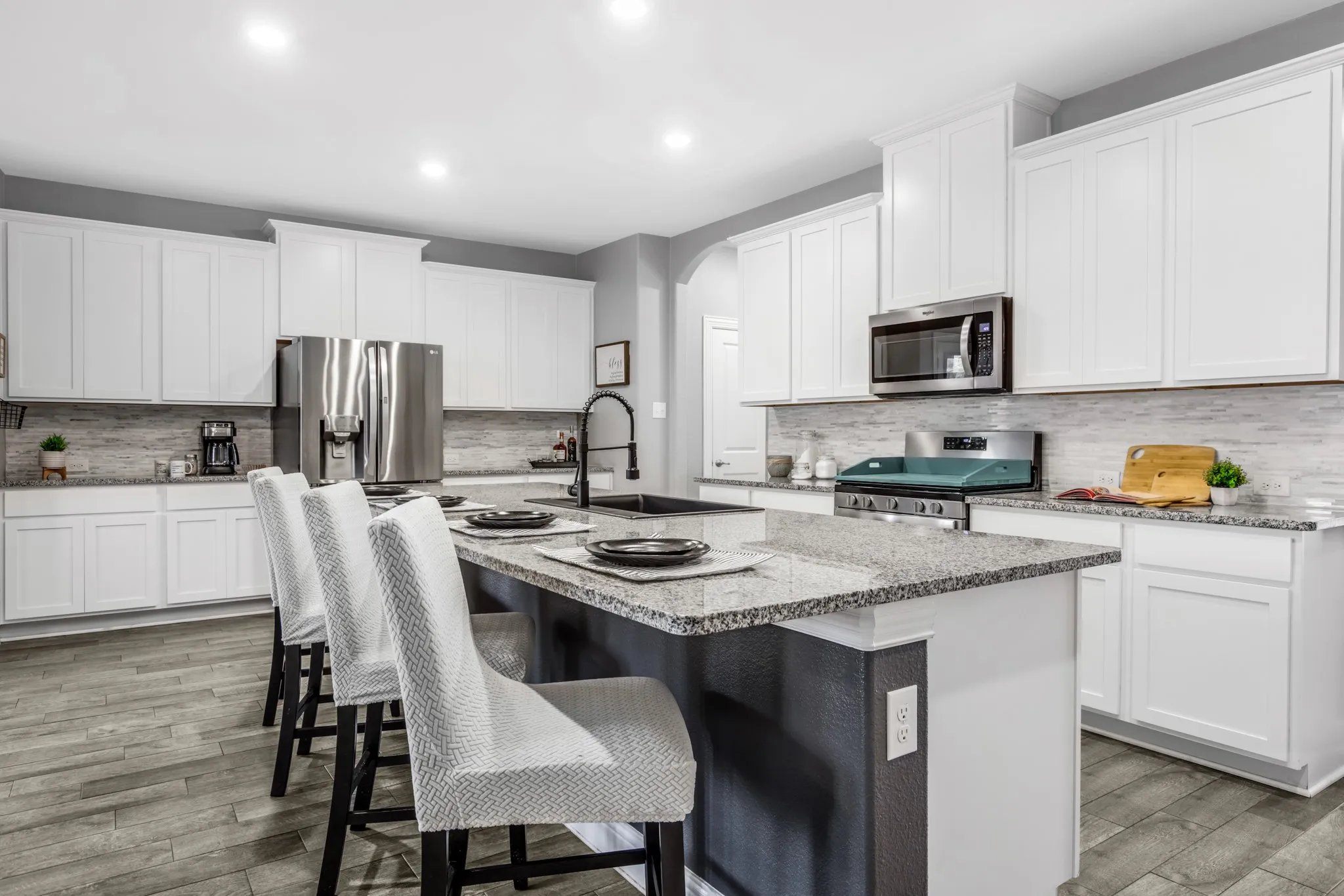 Single Family Residence For Rent in Denton County , 2801 Cerro Ranch Road, Aubrey, Texas 76227, 5 Bedroom, 4 Bathroom, 2 Garage spaces, 3,249 Sqft, built in 2019, mls#21407791, Real Estate Agent in Aubrey, Homes For Rent in Denton county, Homes For Rent in Aubrey, Realtor in Aubrey Texas, Real Estate Brokerage Independent Realty Texas, Luminita Cordes Realtor