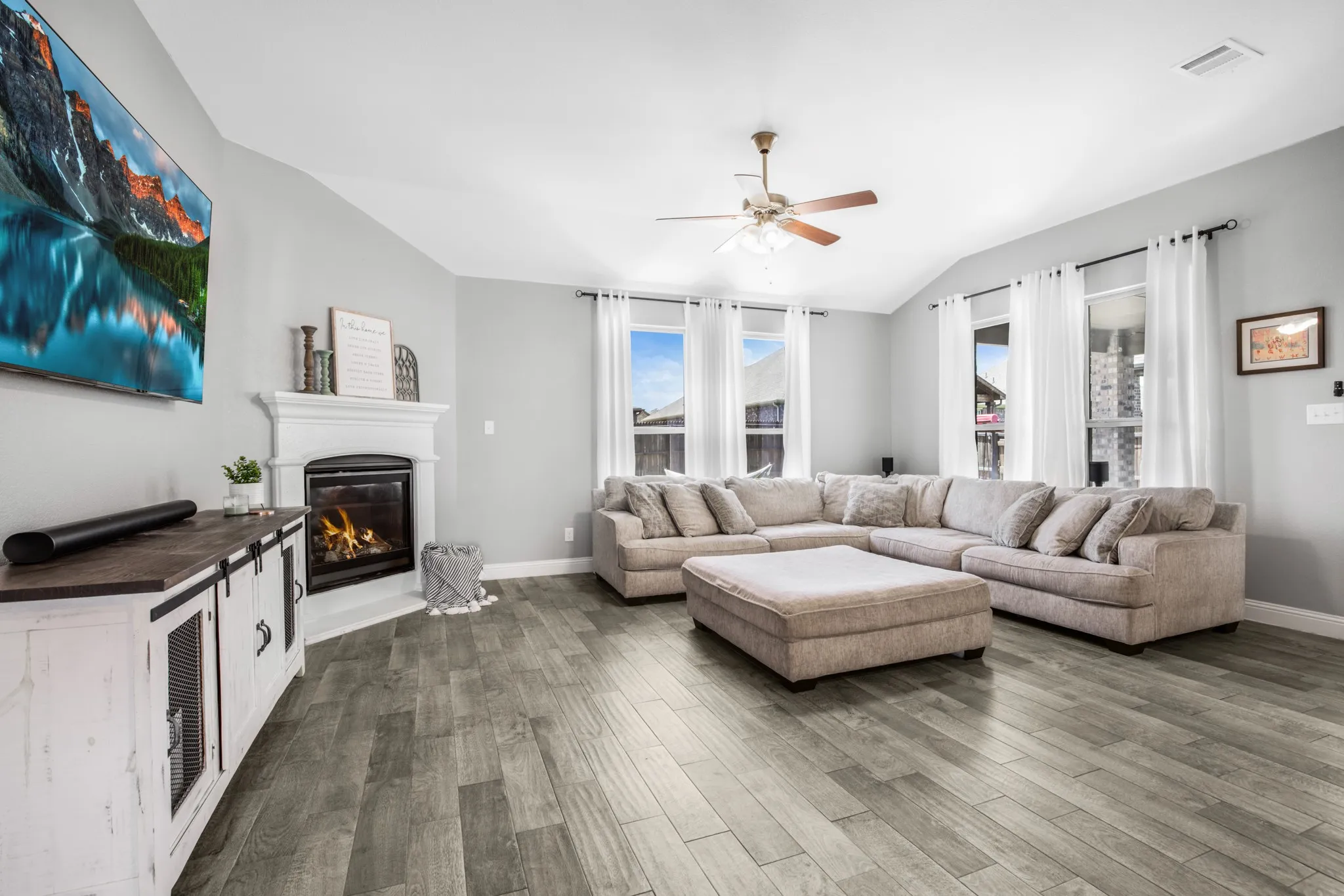 Single Family Residence For Rent in Denton County , 2801 Cerro Ranch Road, Aubrey, Texas 76227, 5 Bedroom, 4 Bathroom, 2 Garage spaces, 3,249 Sqft, built in 2019, mls#21407791, Real Estate Agent in Aubrey, Homes For Rent in Denton county, Homes For Rent in Aubrey, Realtor in Aubrey Texas, Real Estate Brokerage Independent Realty Texas, Luminita Cordes Realtor