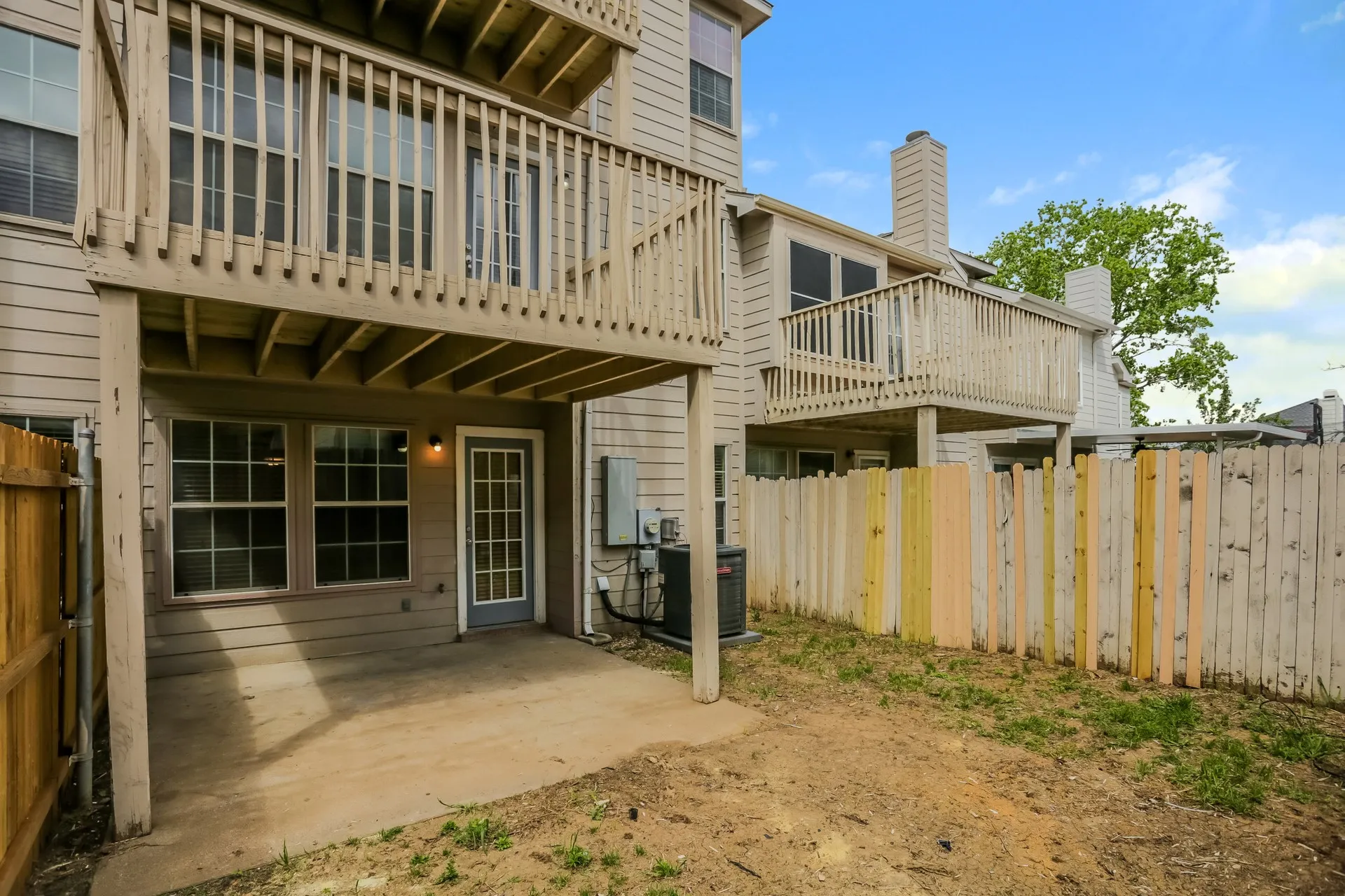 Single Family Residence For Rent in Tarrant County , 3966 Oceanside Drive, Euless, Texas 76040, 3 Bedroom, 3 Bathroom, 1 Garage spaces, 1,756 Sqft, built in 2004, mls#21409935, Real Estate Agent in Euless, Homes For Rent in Tarrant county, Homes For Rent in Euless, Realtor in Euless Texas, Real Estate Brokerage Independent Realty Texas, Luminita Cordes Realtor