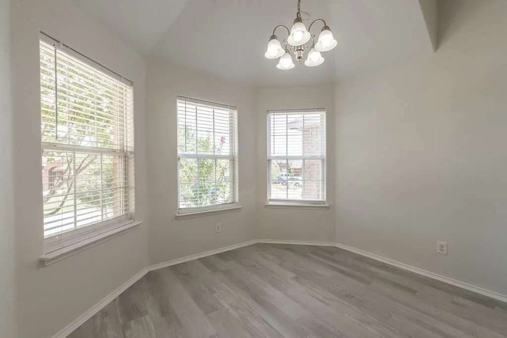 Single Family Residence For Rent in Johnson County , 912 Hidden Oaks Drive, Burleson, Texas 76028, 3 Bedroom, 2 Bathroom, 2 Garage spaces, 1,568 Sqft, built in 2008, mls#21394478, Real Estate Agent in Burleson, Homes For Rent in Johnson county, Homes For Rent in Burleson, Realtor in Burleson Texas, Real Estate Brokerage Independent Realty Texas, Luminita Cordes Realtor