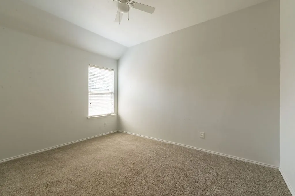 Single Family Residence For Rent in Johnson County , 912 Hidden Oaks Drive, Burleson, Texas 76028, 3 Bedroom, 2 Bathroom, 2 Garage spaces, 1,568 Sqft, built in 2008, mls#21394478, Real Estate Agent in Burleson, Homes For Rent in Johnson county, Homes For Rent in Burleson, Realtor in Burleson Texas, Real Estate Brokerage Independent Realty Texas, Luminita Cordes Realtor