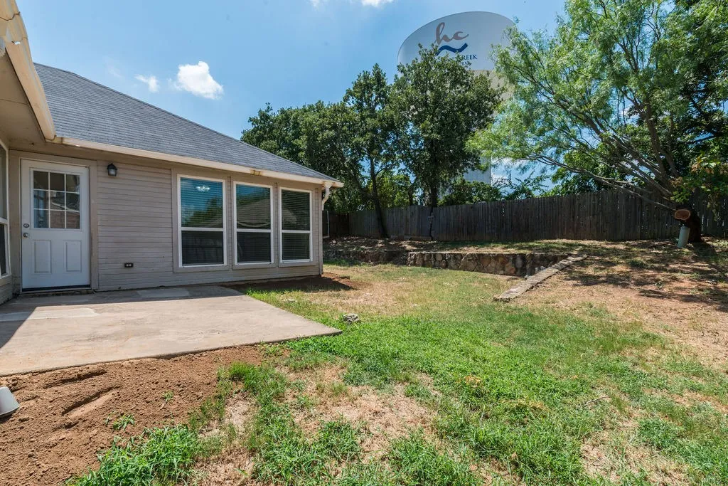 Single Family Residence For Rent in Johnson County , 912 Hidden Oaks Drive, Burleson, Texas 76028, 3 Bedroom, 2 Bathroom, 2 Garage spaces, 1,568 Sqft, built in 2008, mls#21394478, Real Estate Agent in Burleson, Homes For Rent in Johnson county, Homes For Rent in Burleson, Realtor in Burleson Texas, Real Estate Brokerage Independent Realty Texas, Luminita Cordes Realtor