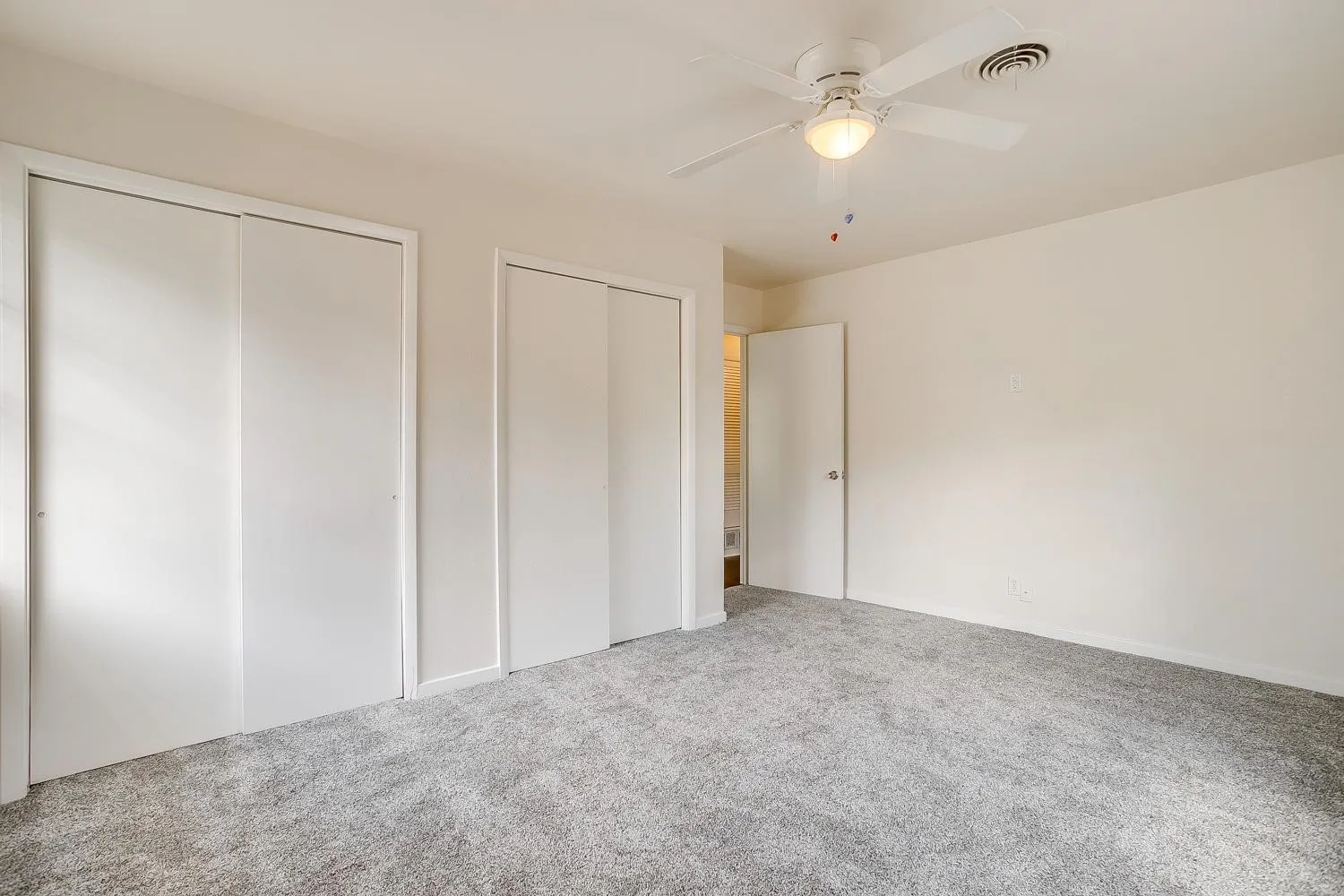 Single Family Residence For Rent in Johnson County , 128 SE Robert Street, Burleson, Texas 76028, 3 Bedroom, 2 Bathroom, 2 Garage spaces, 1,520 Sqft, built in 1961, mls#21409938, Real Estate Agent in Burleson, Homes For Rent in Johnson county, Homes For Rent in Burleson, Realtor in Burleson Texas, Real Estate Brokerage Independent Realty Texas, Luminita Cordes Realtor