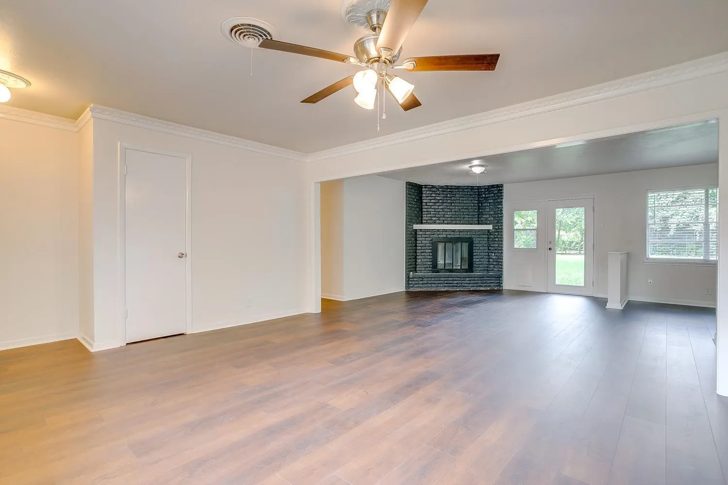 Single Family Residence For Rent in Johnson County , 128 SE Robert Street, Burleson, Texas 76028, 3 Bedroom, 2 Bathroom, 2 Garage spaces, 1,520 Sqft, built in 1961, mls#21409938, Real Estate Agent in Burleson, Homes For Rent in Johnson county, Homes For Rent in Burleson, Realtor in Burleson Texas, Real Estate Brokerage Independent Realty Texas, Luminita Cordes Realtor