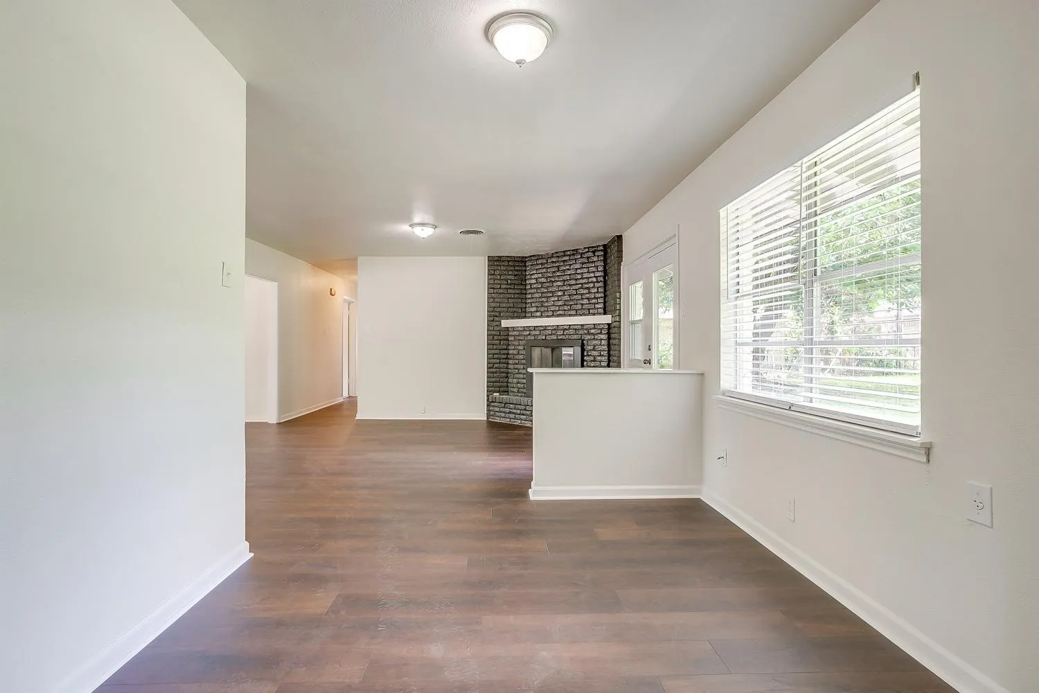 Single Family Residence For Rent in Johnson County , 128 SE Robert Street, Burleson, Texas 76028, 3 Bedroom, 2 Bathroom, 2 Garage spaces, 1,520 Sqft, built in 1961, mls#21409938, Real Estate Agent in Burleson, Homes For Rent in Johnson county, Homes For Rent in Burleson, Realtor in Burleson Texas, Real Estate Brokerage Independent Realty Texas, Luminita Cordes Realtor