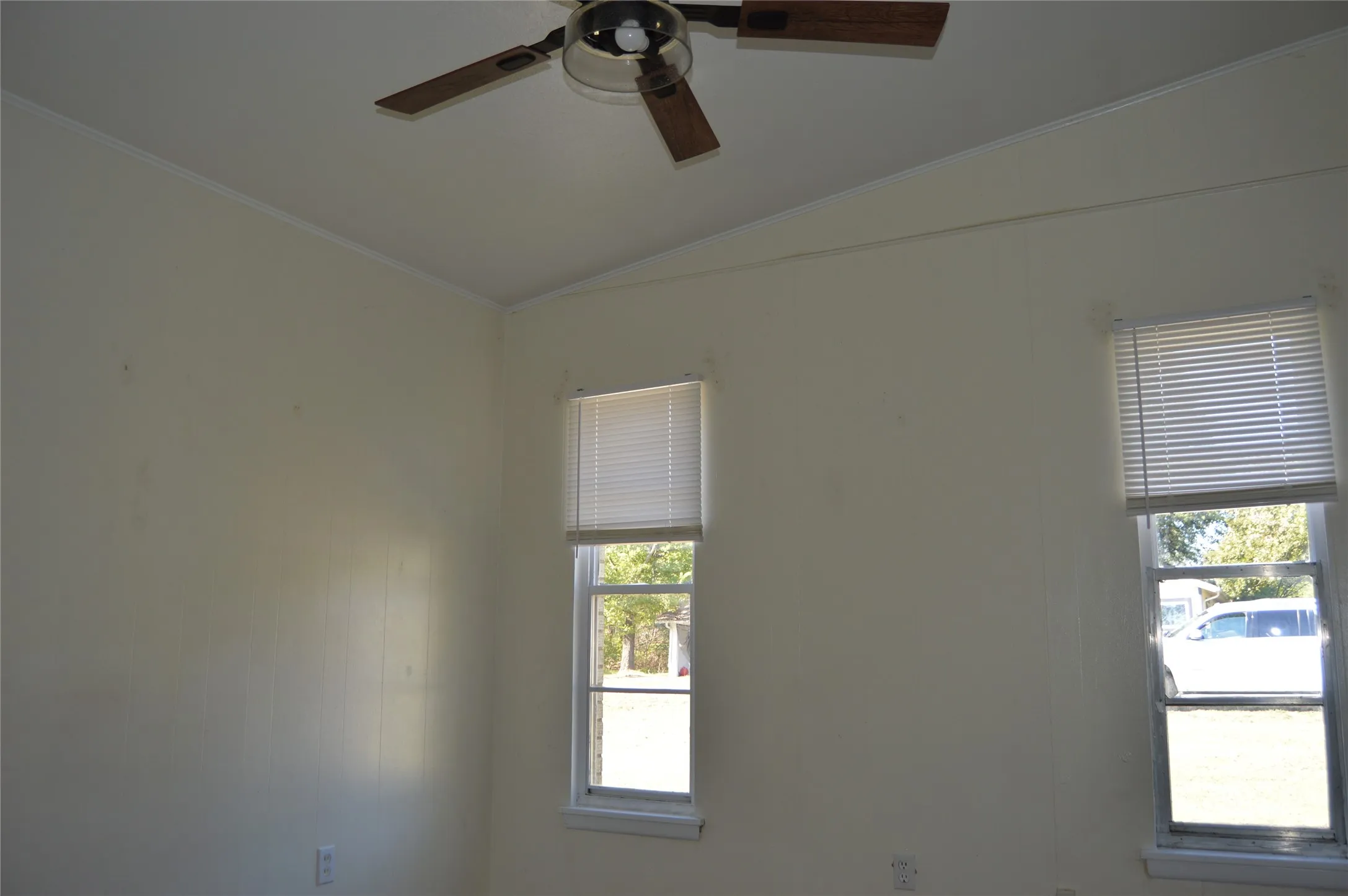 Duplex For Sale in Hunt County , 2603 Mayo Street, Commerce, Texas 75428, 0, 0, 2 Garage spaces, 0 Sqft, built in 1971, mls#21409897, Real Estate Agent in Commerce, Homes For Sale in Hunt county, Homes For Sale in Commerce, Realtor in Commerce Texas, Real Estate Brokerage Independent Realty Texas, Luminita Cordes Realtor