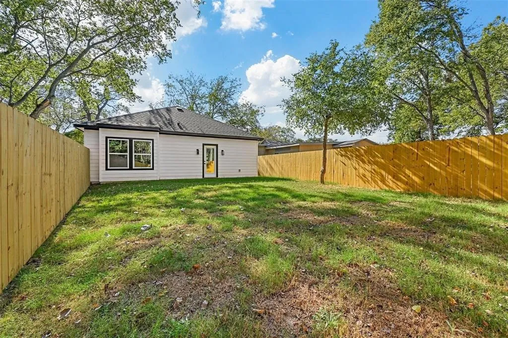 Single Family Residence For Rent in Dallas County , 5424 Bourquin Street, Dallas, Texas 75210, 4 Bedroom, 2 Bathroom, Garage spaces, 1,550 Sqft, built in 2025, mls#21409941, Real Estate Agent in Dallas, Homes For Rent in Dallas county, Homes For Rent in Dallas, Realtor in Dallas Texas, Real Estate Brokerage Independent Realty Texas, Luminita Cordes Realtor