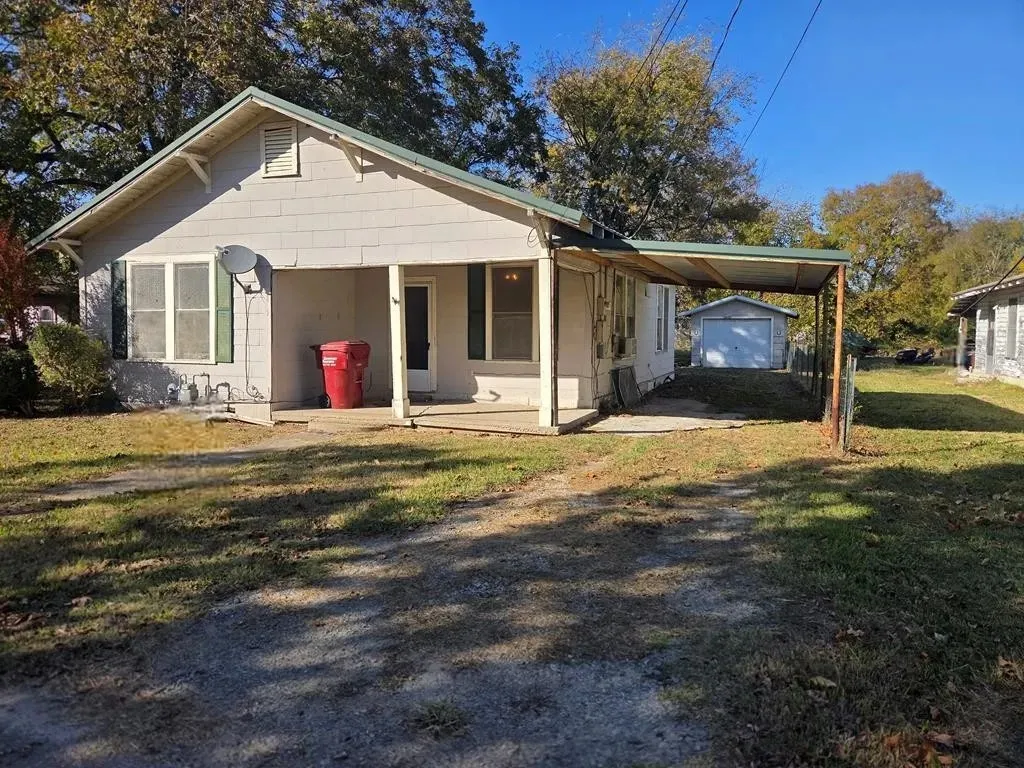 Single Family Residence For Rent
