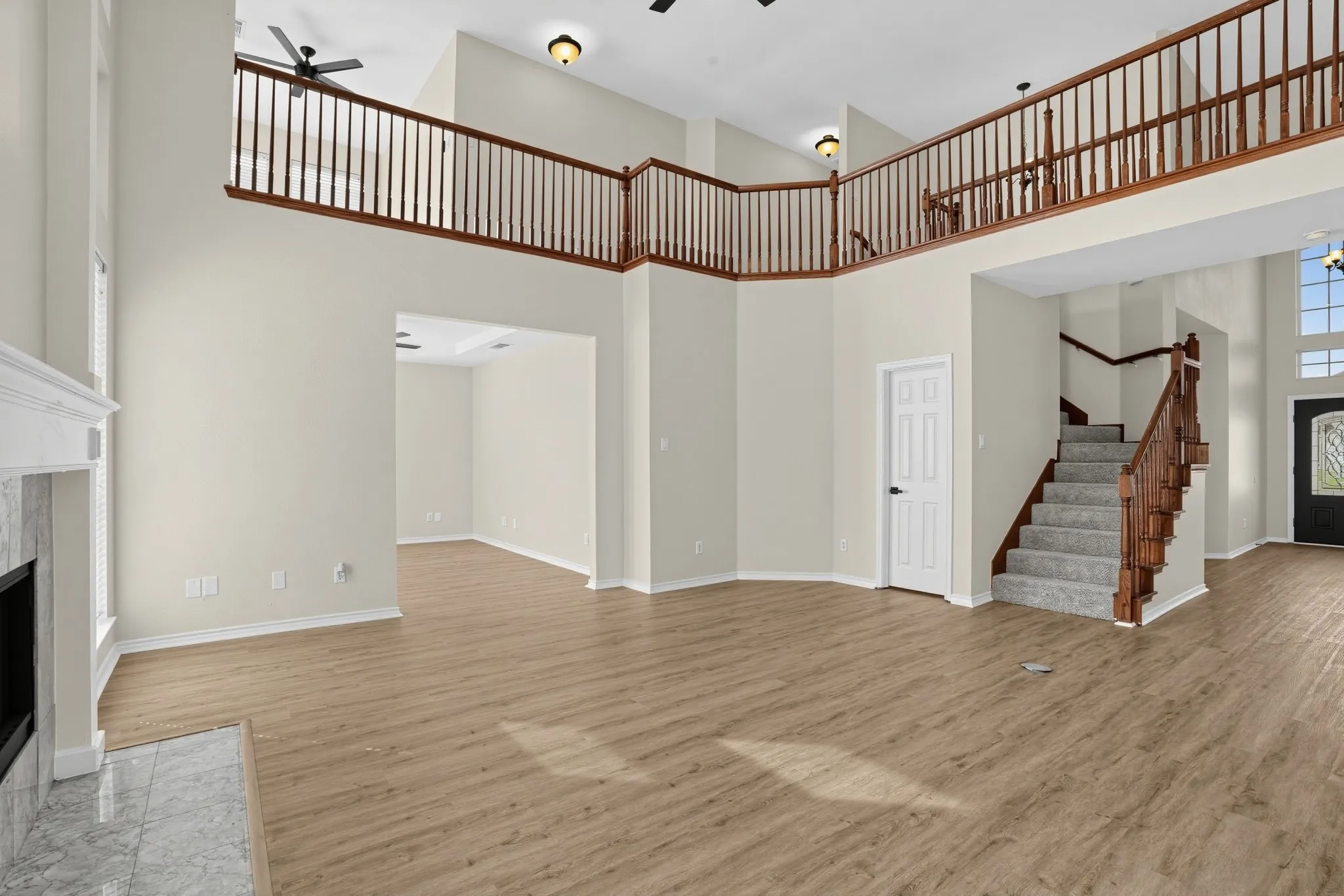 Single Family Residence For Sale in Dallas County , 6408 Canyon Lake Drive, Dallas, Texas 75249, 4 Bedroom, 4 Bathroom, 2 Garage spaces, 3,339 Sqft, built in 2001, mls#21409948, Real Estate Agent in Dallas, Homes For Sale in Dallas county, Homes For Sale in Dallas, Realtor in Dallas Texas, Real Estate Brokerage Independent Realty Texas, Luminita Cordes Realtor