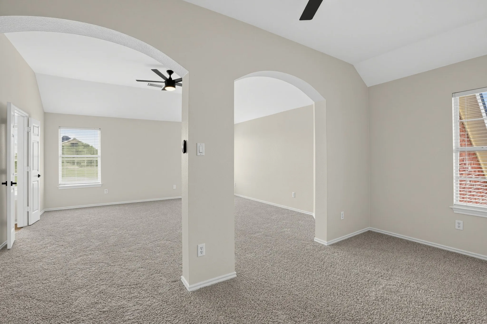 Single Family Residence For Sale in Dallas County , 6408 Canyon Lake Drive, Dallas, Texas 75249, 4 Bedroom, 4 Bathroom, 2 Garage spaces, 3,339 Sqft, built in 2001, mls#21409948, Real Estate Agent in Dallas, Homes For Sale in Dallas county, Homes For Sale in Dallas, Realtor in Dallas Texas, Real Estate Brokerage Independent Realty Texas, Luminita Cordes Realtor