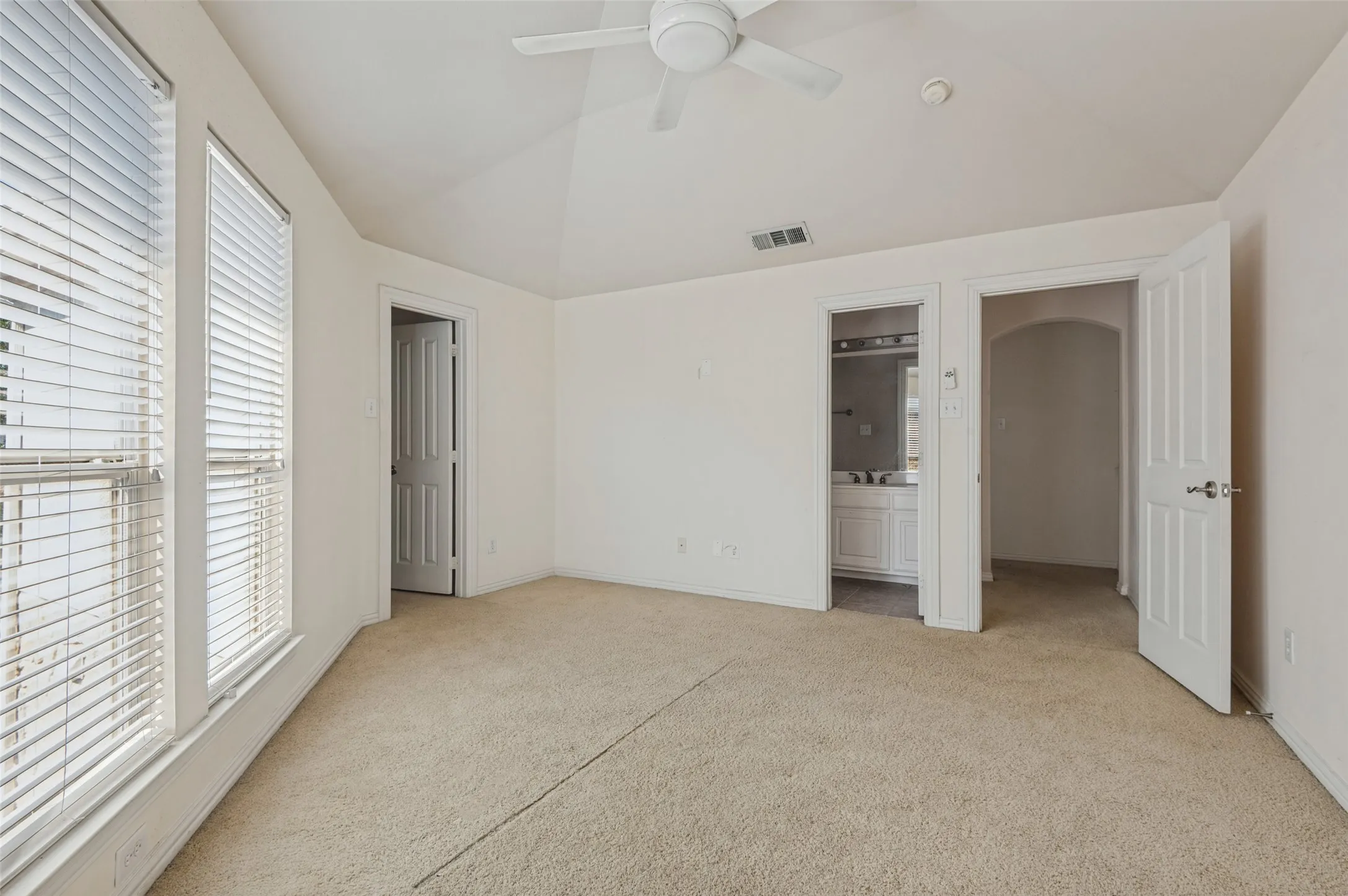 Single Family Residence For Sale in Dallas County , 1014 Ricci Court, Irving, Texas 75062, 4 Bedroom, 4 Bathroom, 2 Garage spaces, 3,039 Sqft, built in 2003, mls#21409908, Real Estate Agent in Irving, Homes For Sale in Dallas county, Homes For Sale in Irving, Realtor in Irving Texas, Real Estate Brokerage Independent Realty Texas, Luminita Cordes Realtor