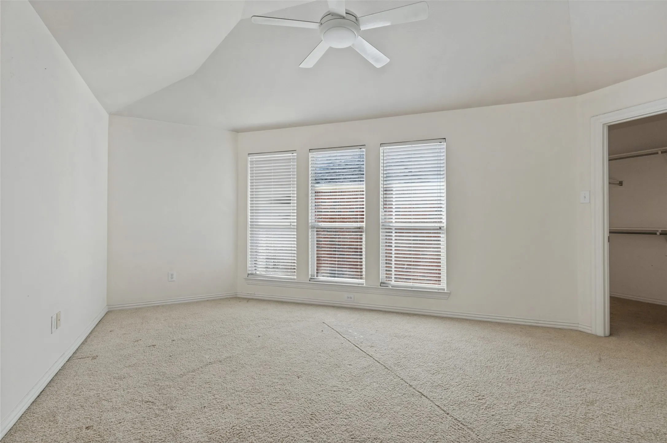 Single Family Residence For Sale in Dallas County , 1014 Ricci Court, Irving, Texas 75062, 4 Bedroom, 4 Bathroom, 2 Garage spaces, 3,039 Sqft, built in 2003, mls#21409908, Real Estate Agent in Irving, Homes For Sale in Dallas county, Homes For Sale in Irving, Realtor in Irving Texas, Real Estate Brokerage Independent Realty Texas, Luminita Cordes Realtor