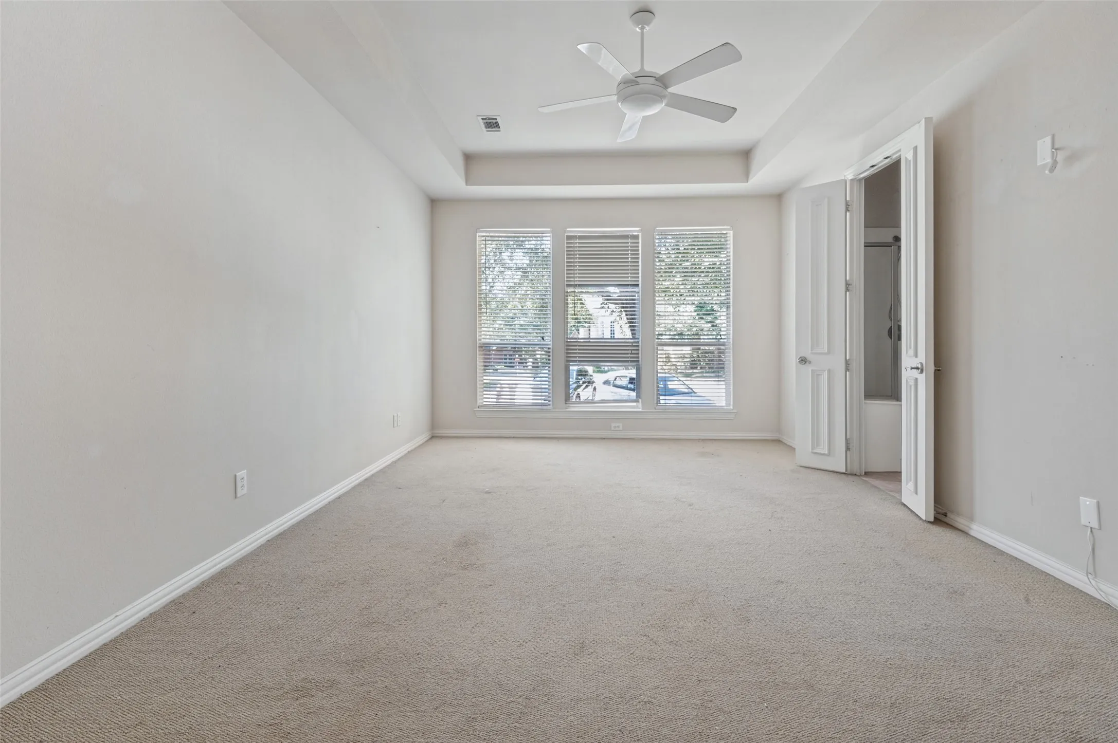 Single Family Residence For Sale in Dallas County , 1014 Ricci Court, Irving, Texas 75062, 4 Bedroom, 4 Bathroom, 2 Garage spaces, 3,039 Sqft, built in 2003, mls#21409908, Real Estate Agent in Irving, Homes For Sale in Dallas county, Homes For Sale in Irving, Realtor in Irving Texas, Real Estate Brokerage Independent Realty Texas, Luminita Cordes Realtor