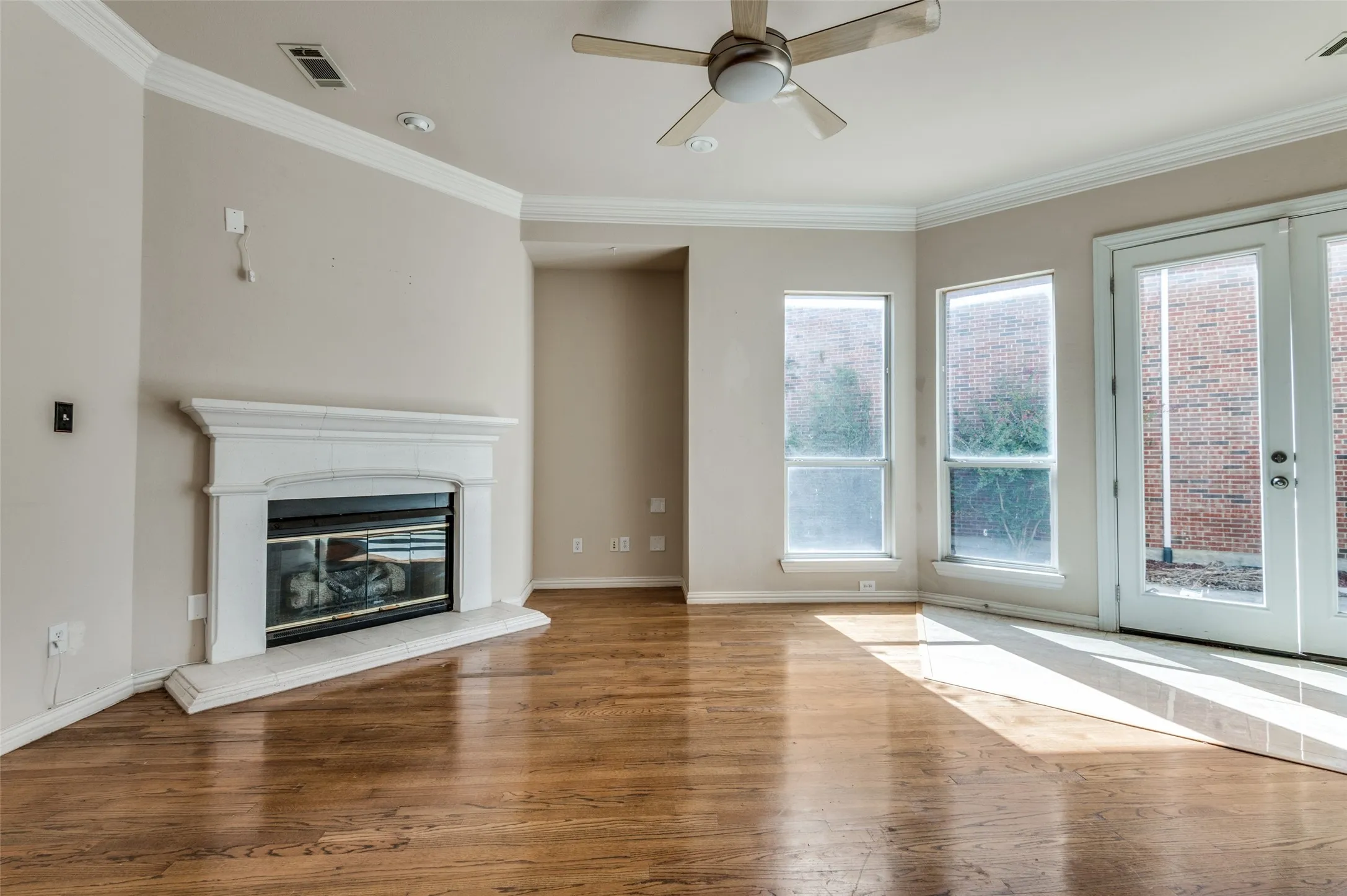 Single Family Residence For Sale in Dallas County , 1014 Ricci Court, Irving, Texas 75062, 4 Bedroom, 4 Bathroom, 2 Garage spaces, 3,039 Sqft, built in 2003, mls#21409908, Real Estate Agent in Irving, Homes For Sale in Dallas county, Homes For Sale in Irving, Realtor in Irving Texas, Real Estate Brokerage Independent Realty Texas, Luminita Cordes Realtor